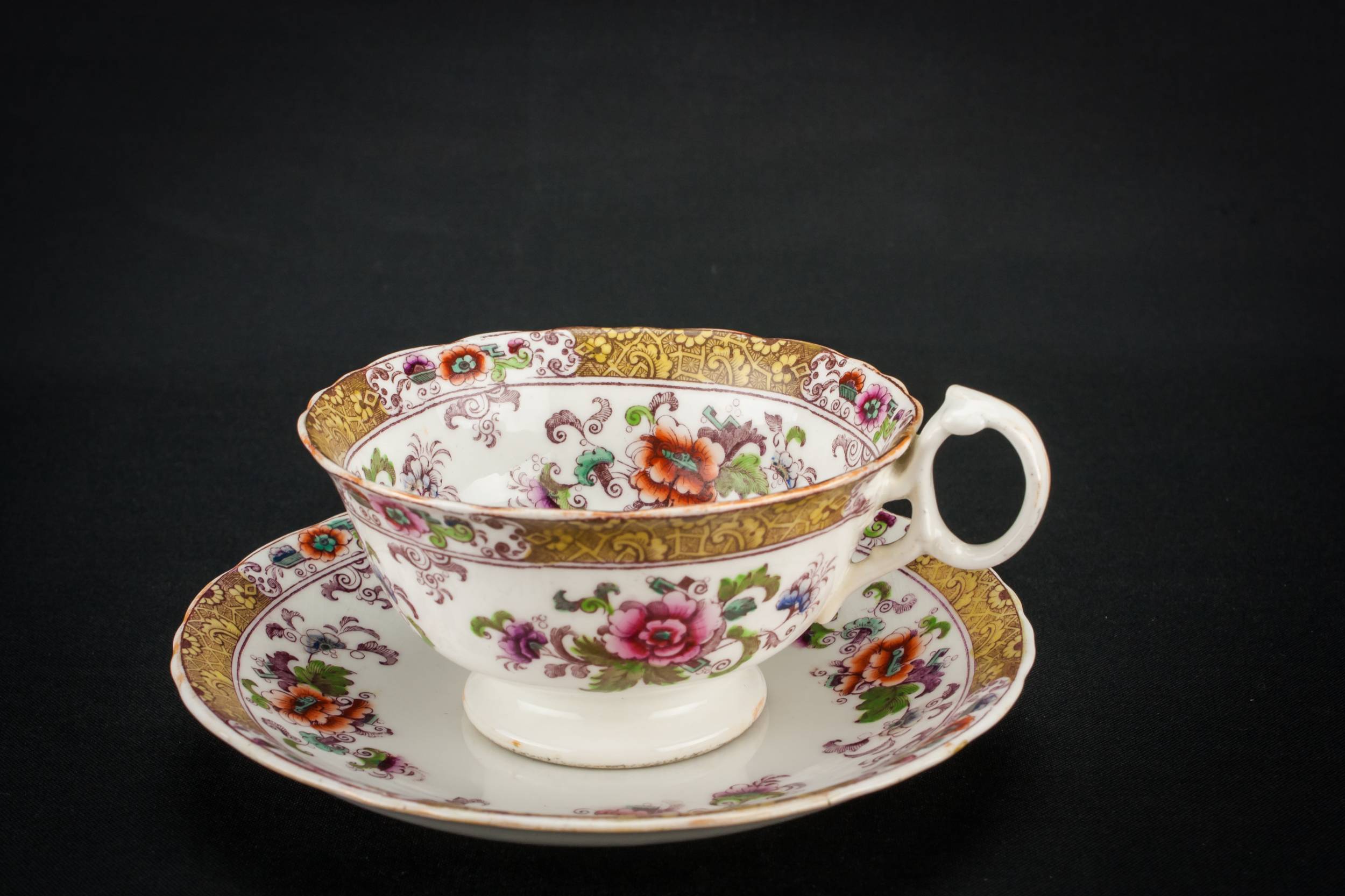 Persons Unusual Antique — Floral tea set for four 3