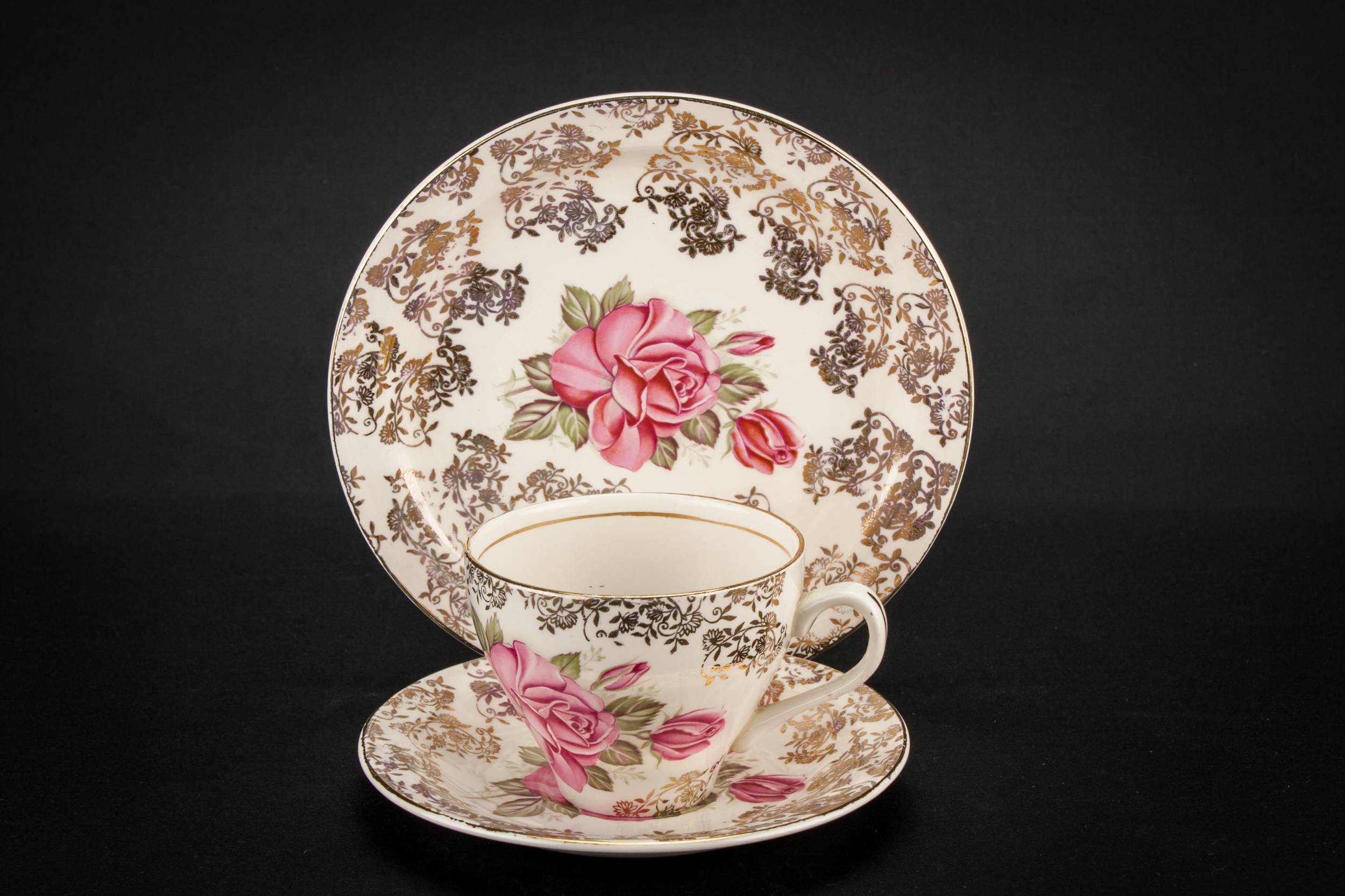 Persons Slick Vintage — Gold pottery tea set for five