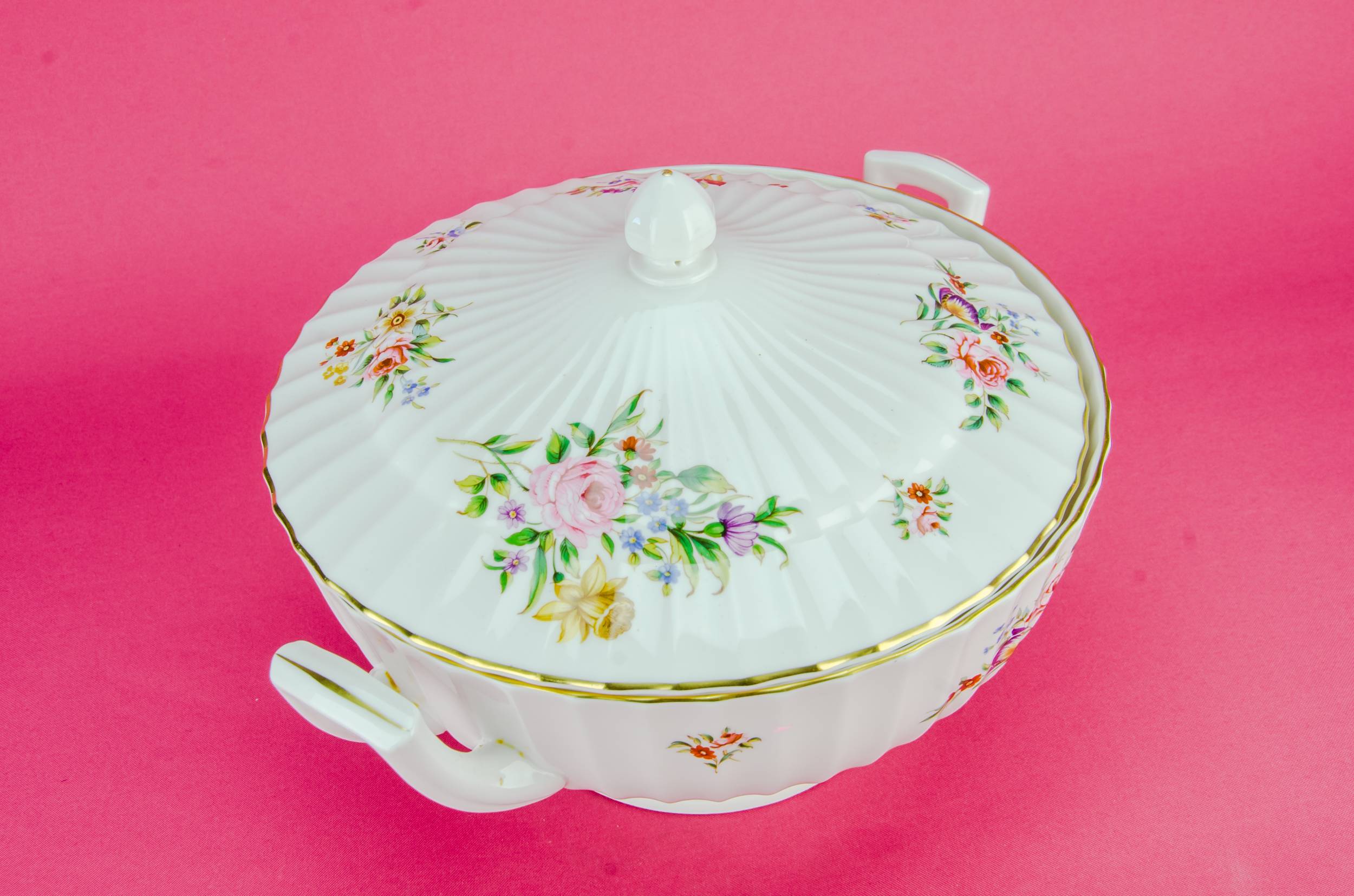Vintage Retro TUREEN — Large bone china tureen 2