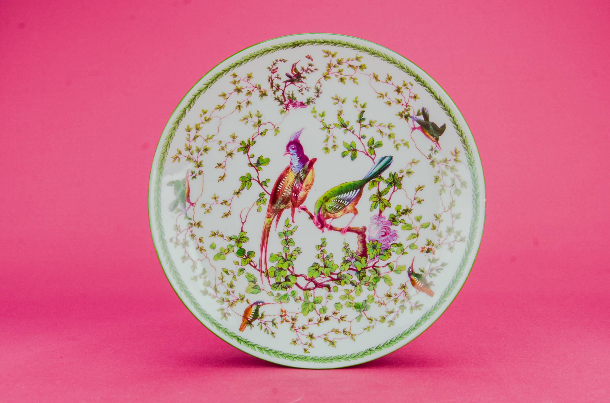 Antique Luxurious Decorative — Decorative plate with birds