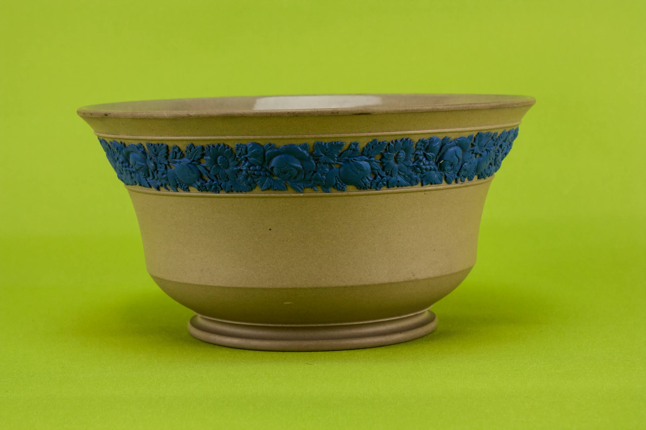 Antique Porcelain Pomegranates — Porcelain serving bowl 3