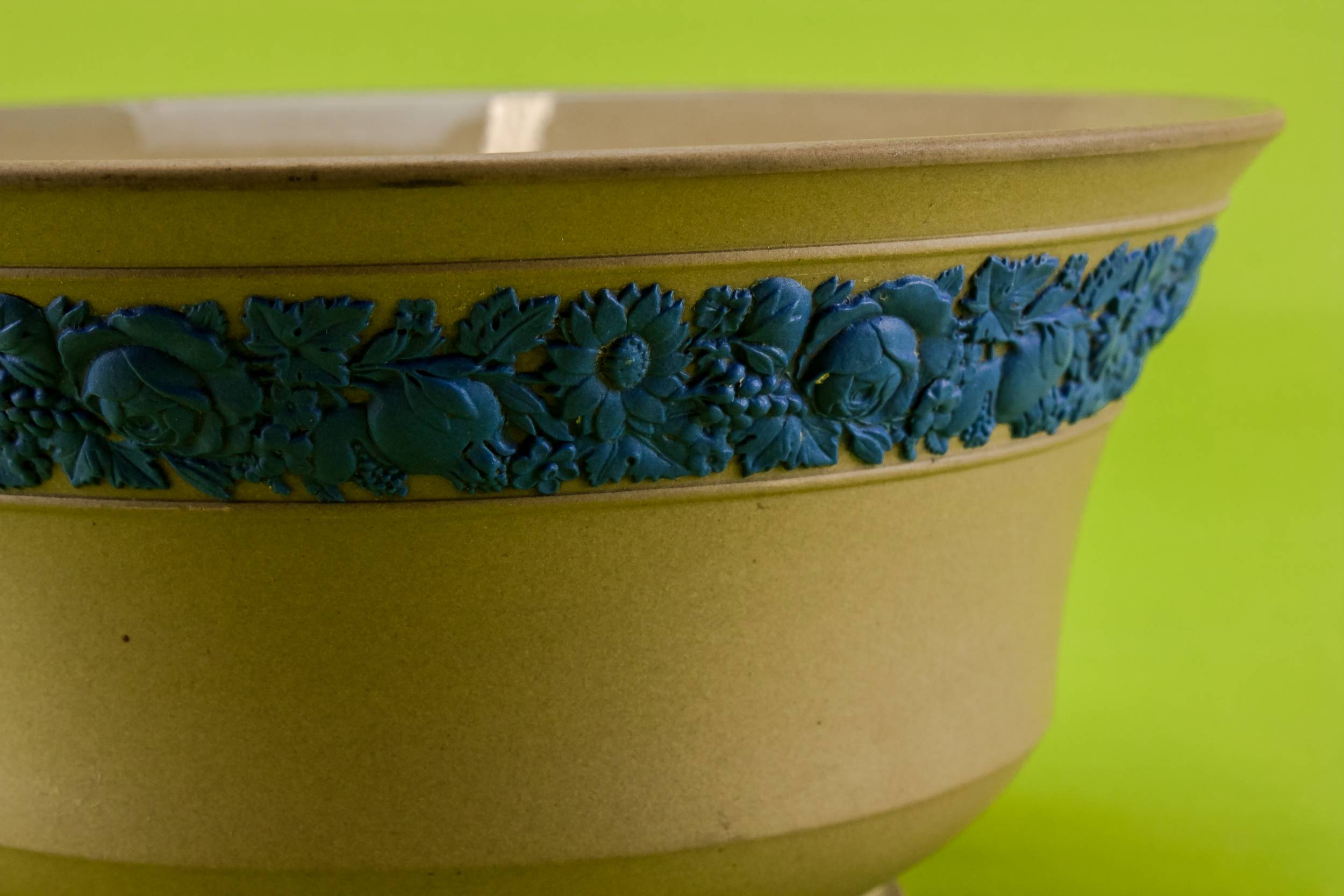 Antique Porcelain Pomegranates — Porcelain serving bowl 1