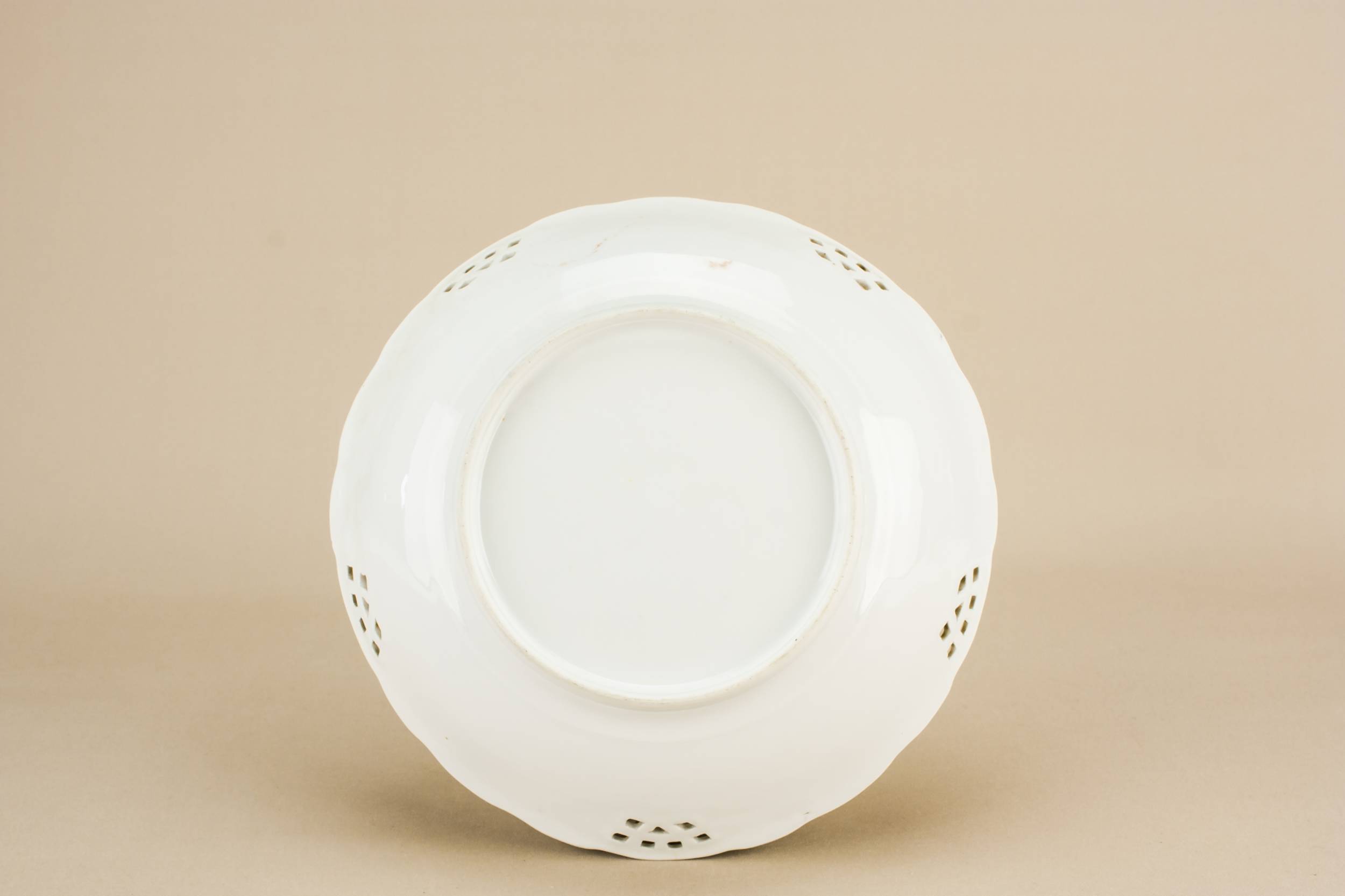 Antique Porcelain Roses — Porcelain serving bowl 3