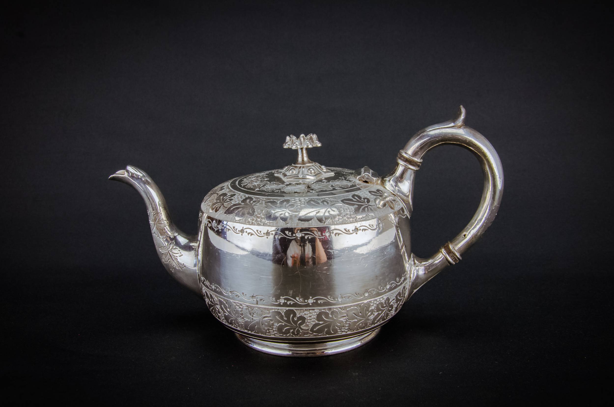 Luxurious Antique TEAPOT — Victorian teapot 0.6L 1