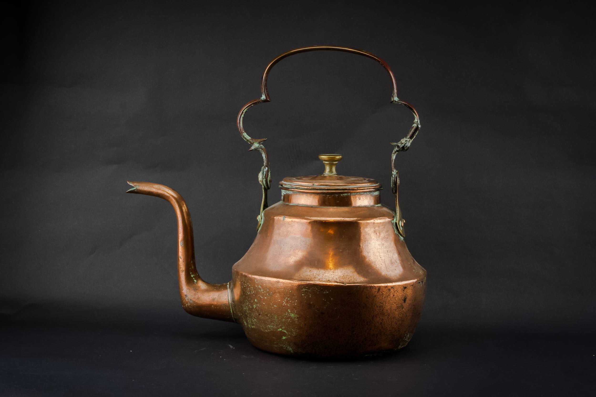 Antique Spectacular Graduated — Large copper kettle