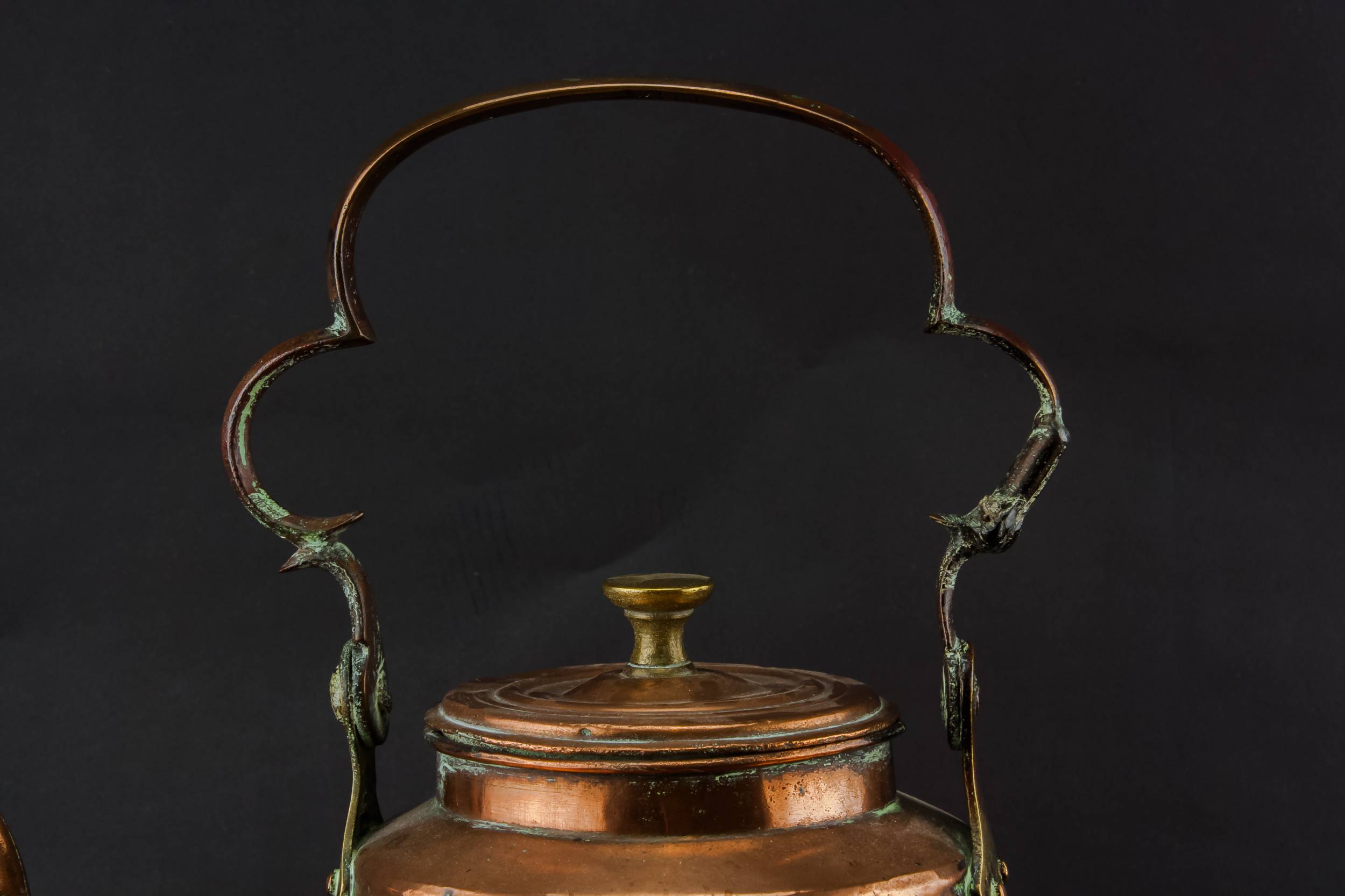 Antique Spectacular Graduated — Large copper kettle 3