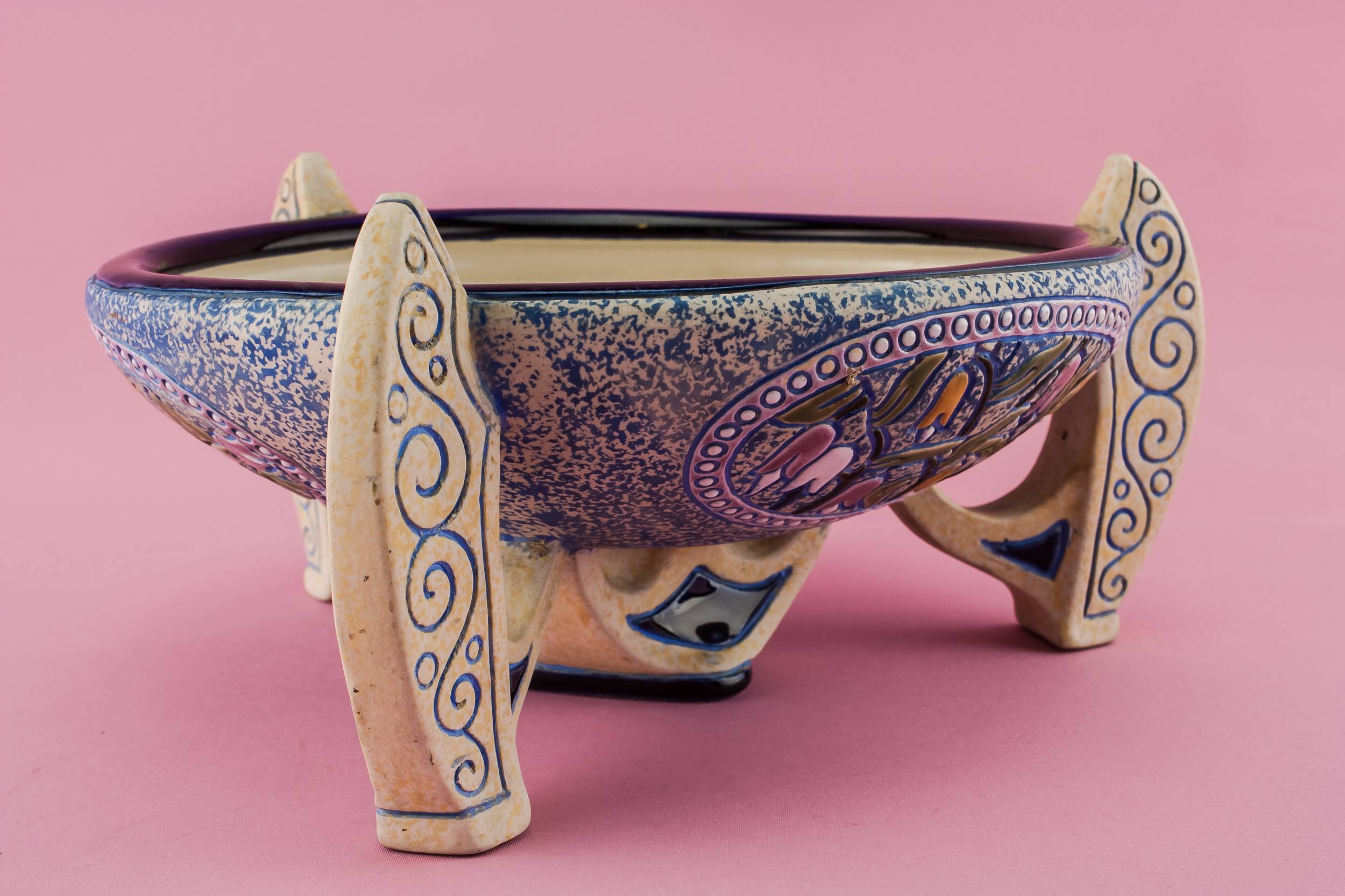 Modernist Elegant Pottery — Modernist pottery serving bowl 2