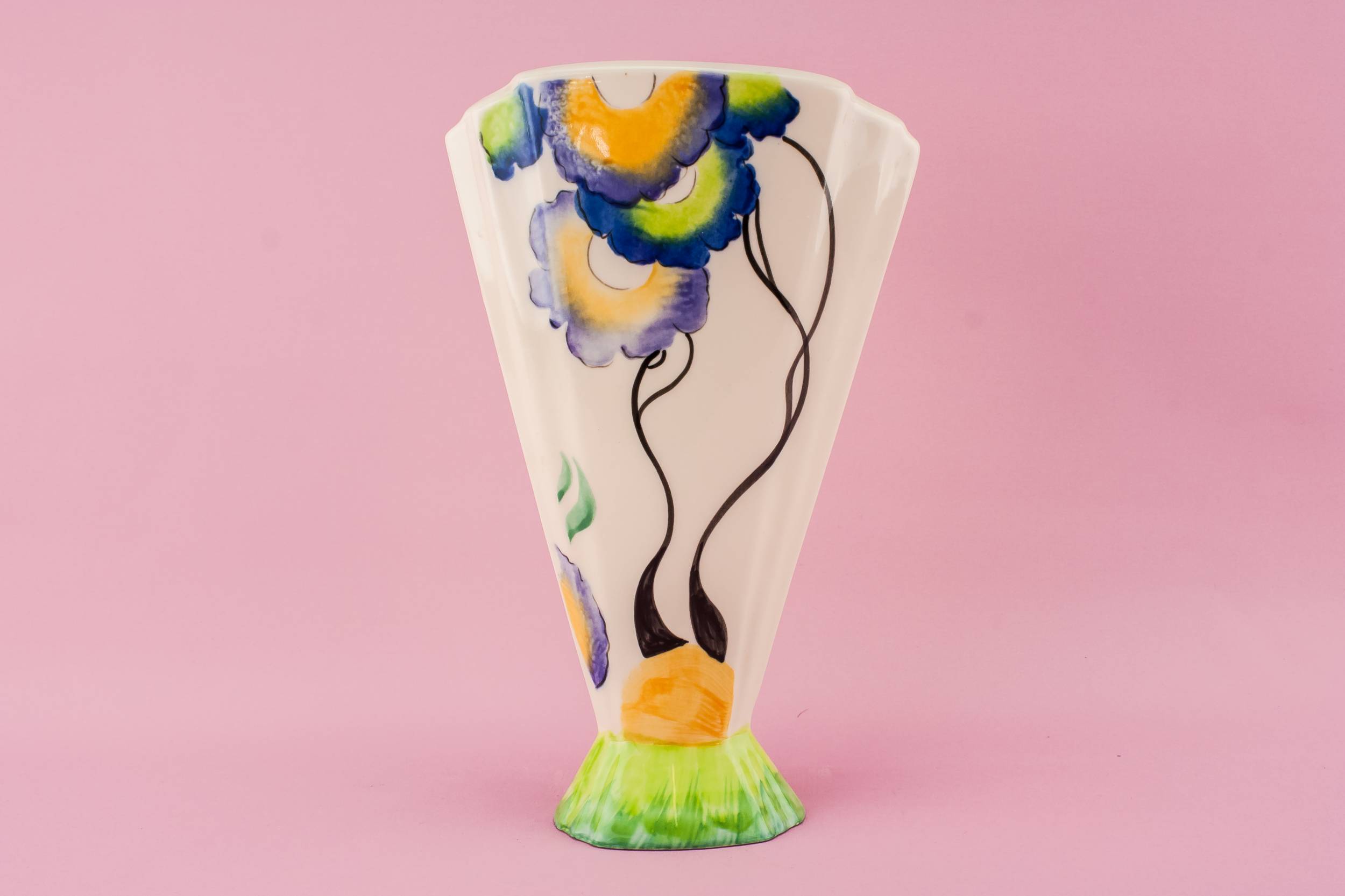 Luxurious Vintage Floral — Art Deco style vase
