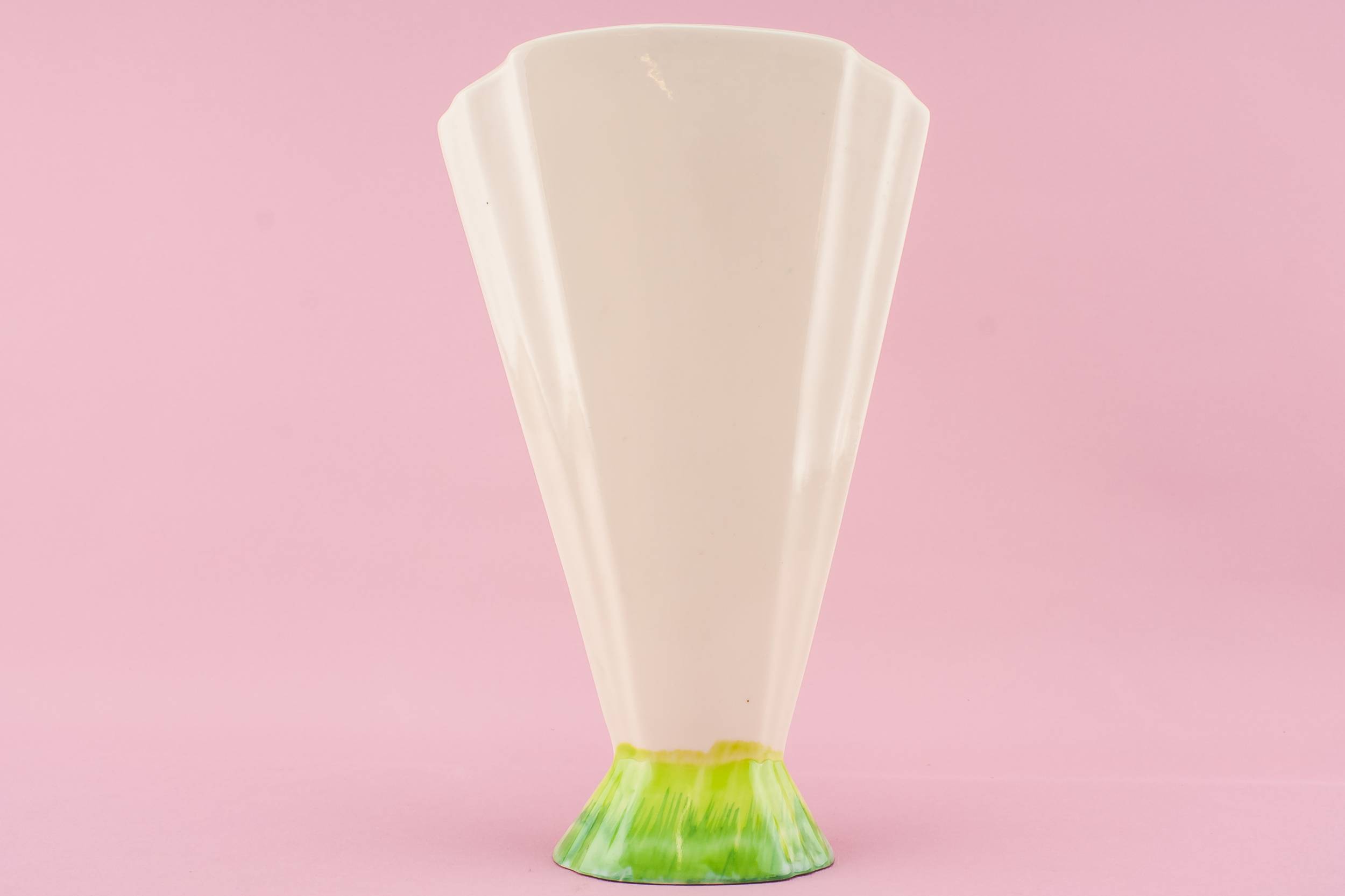 Luxurious Vintage Floral — Art Deco style vase 2