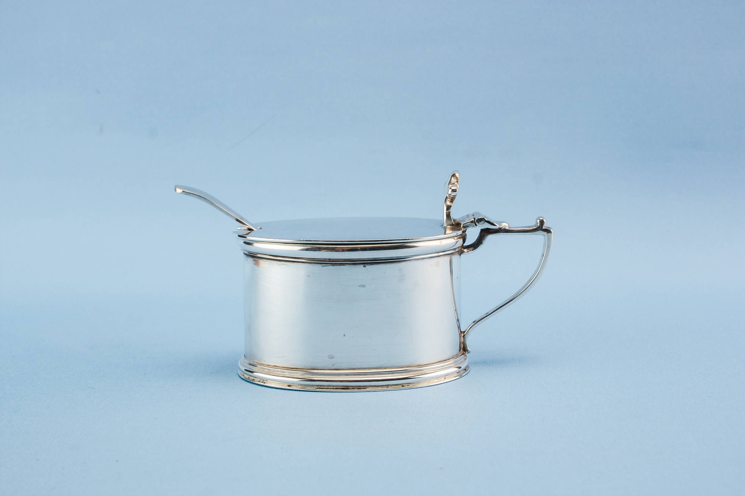 Charming Antique Edward — Silver condiment pot