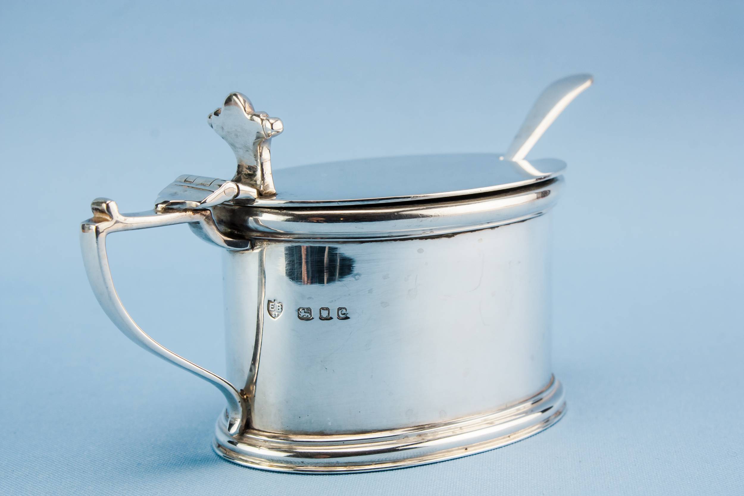 Charming Antique Edward — Silver condiment pot 1