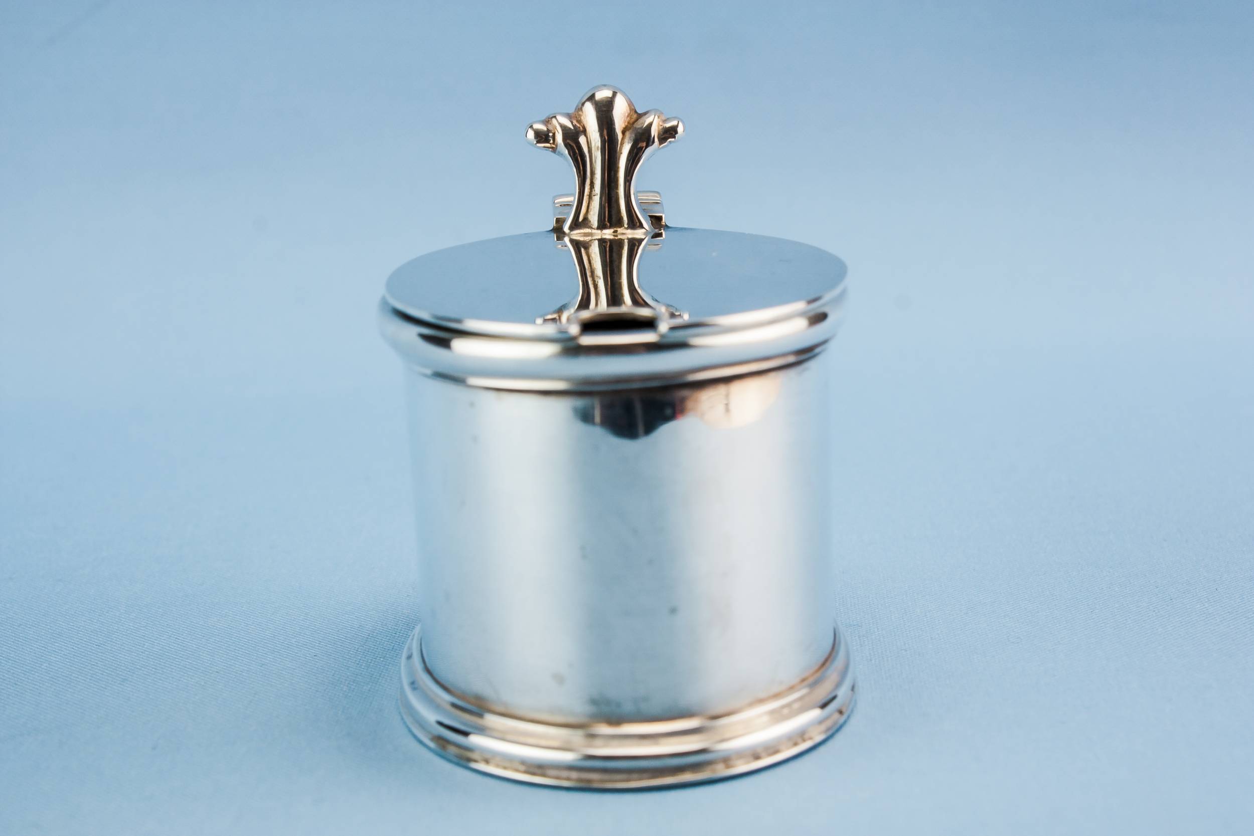 Charming Antique Edward — Silver condiment pot 2