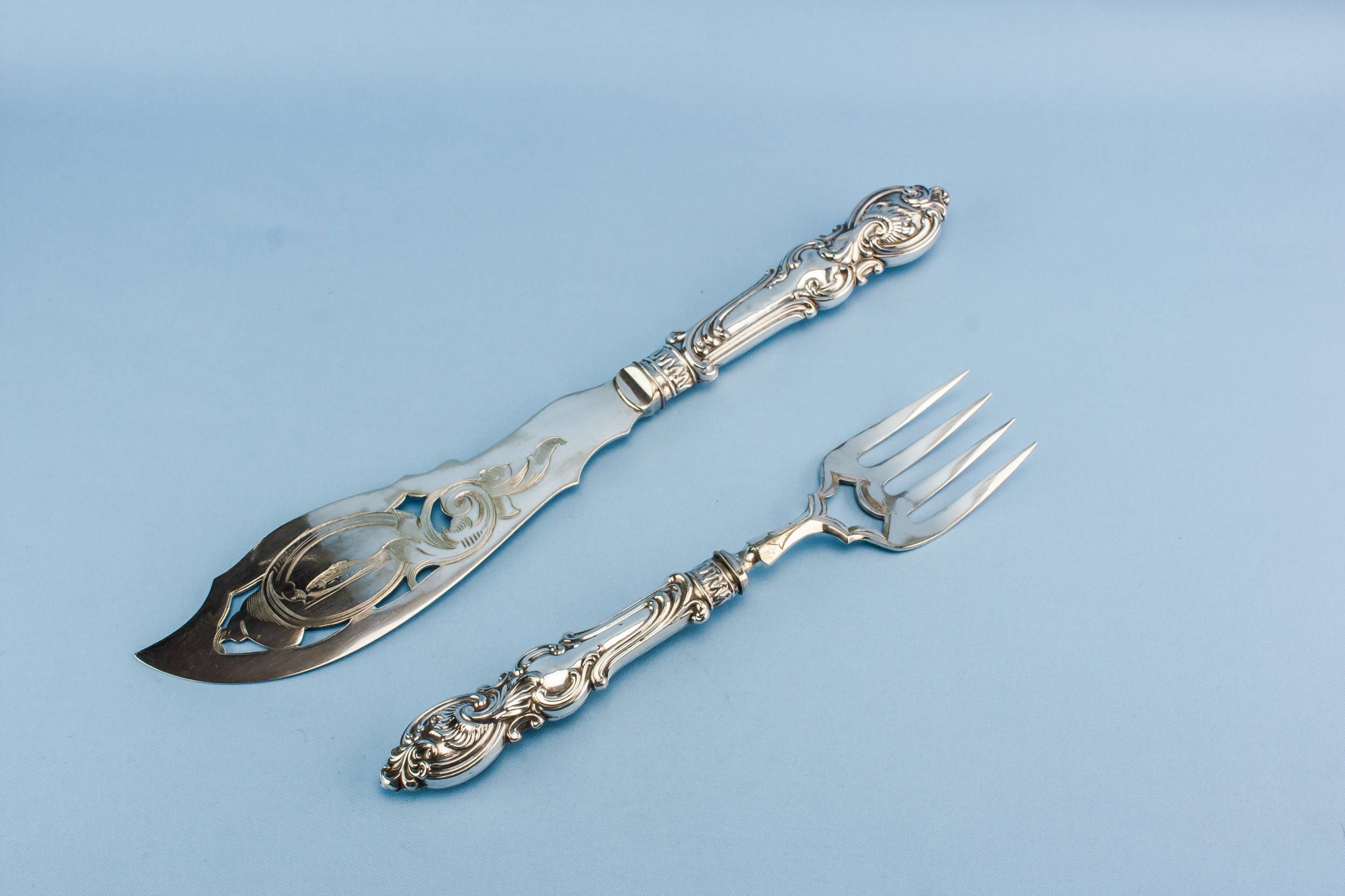 Serving cutlery set