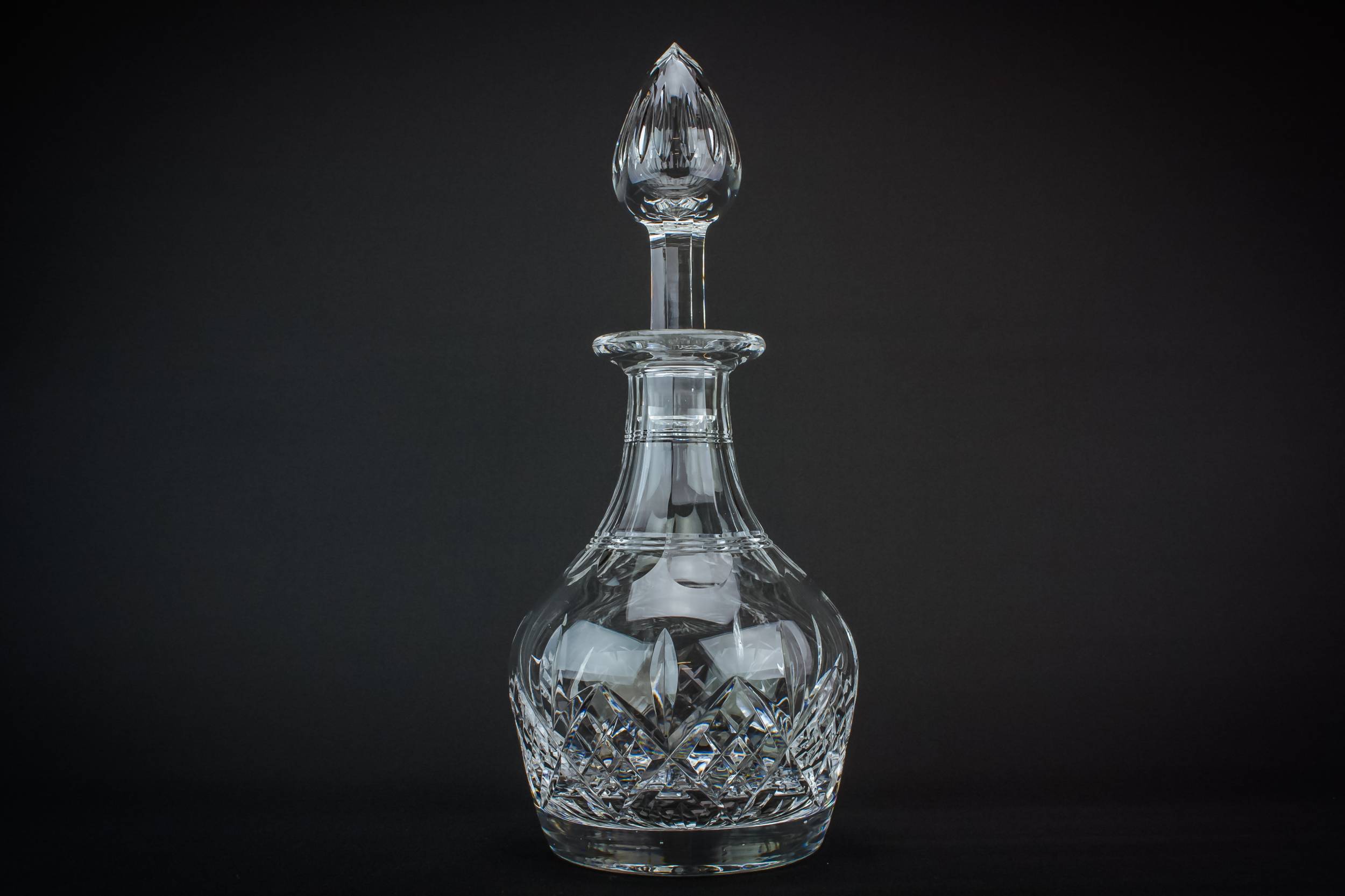 Barrel Cut Glass — Barrel cut glass decanter 1