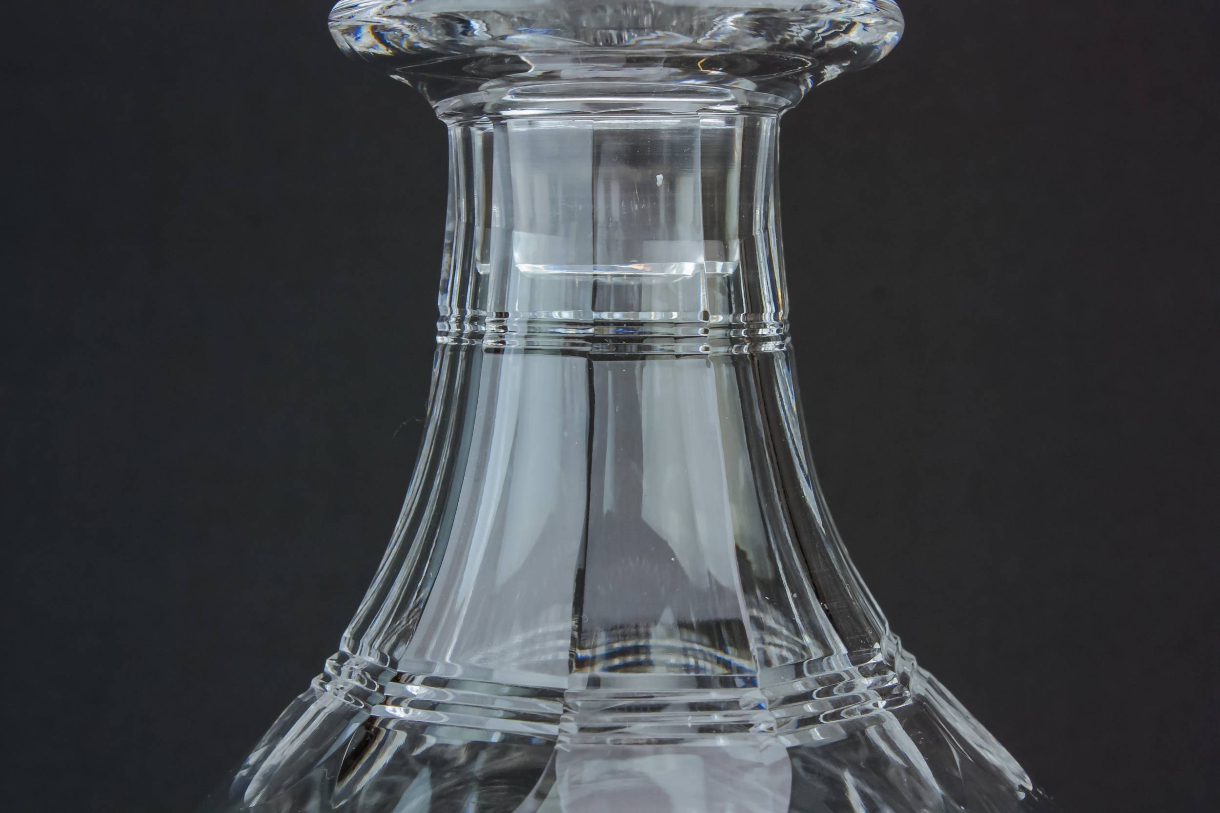 Barrel Cut Glass — Barrel cut glass decanter 2