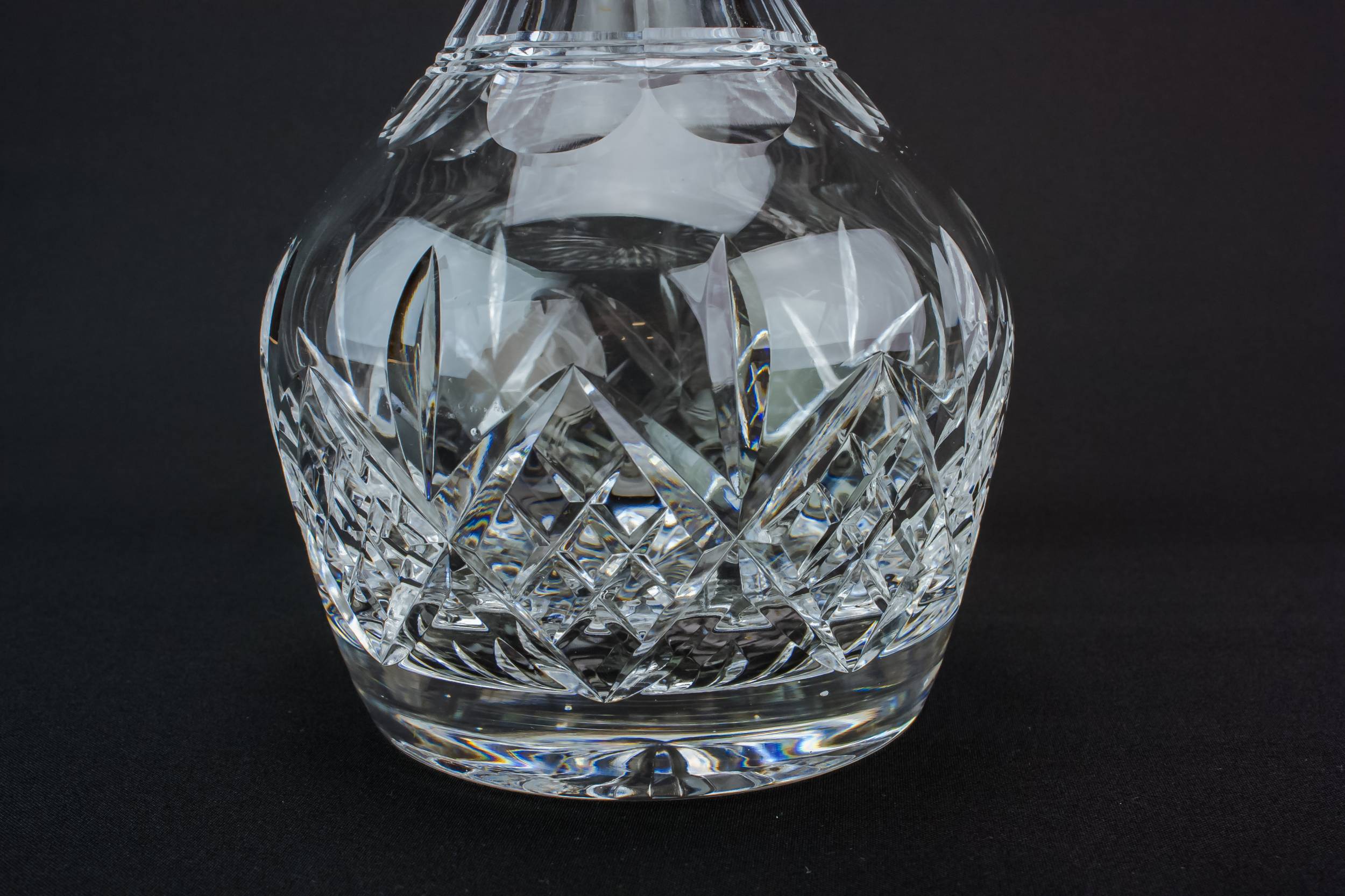 Barrel Cut Glass — Barrel cut glass decanter 4