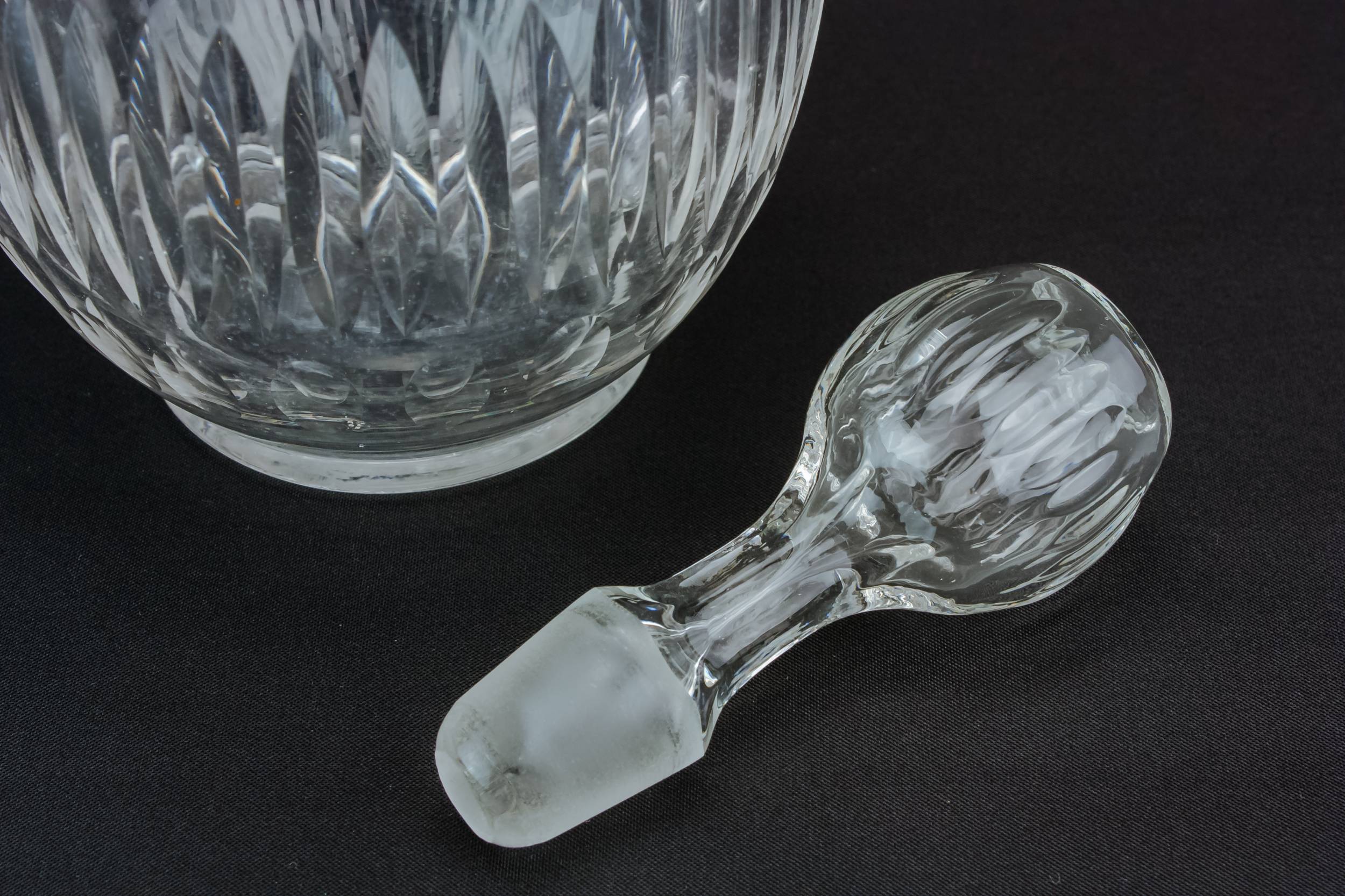Vintage Cut Glass — Ovoid cut glass decanter 4