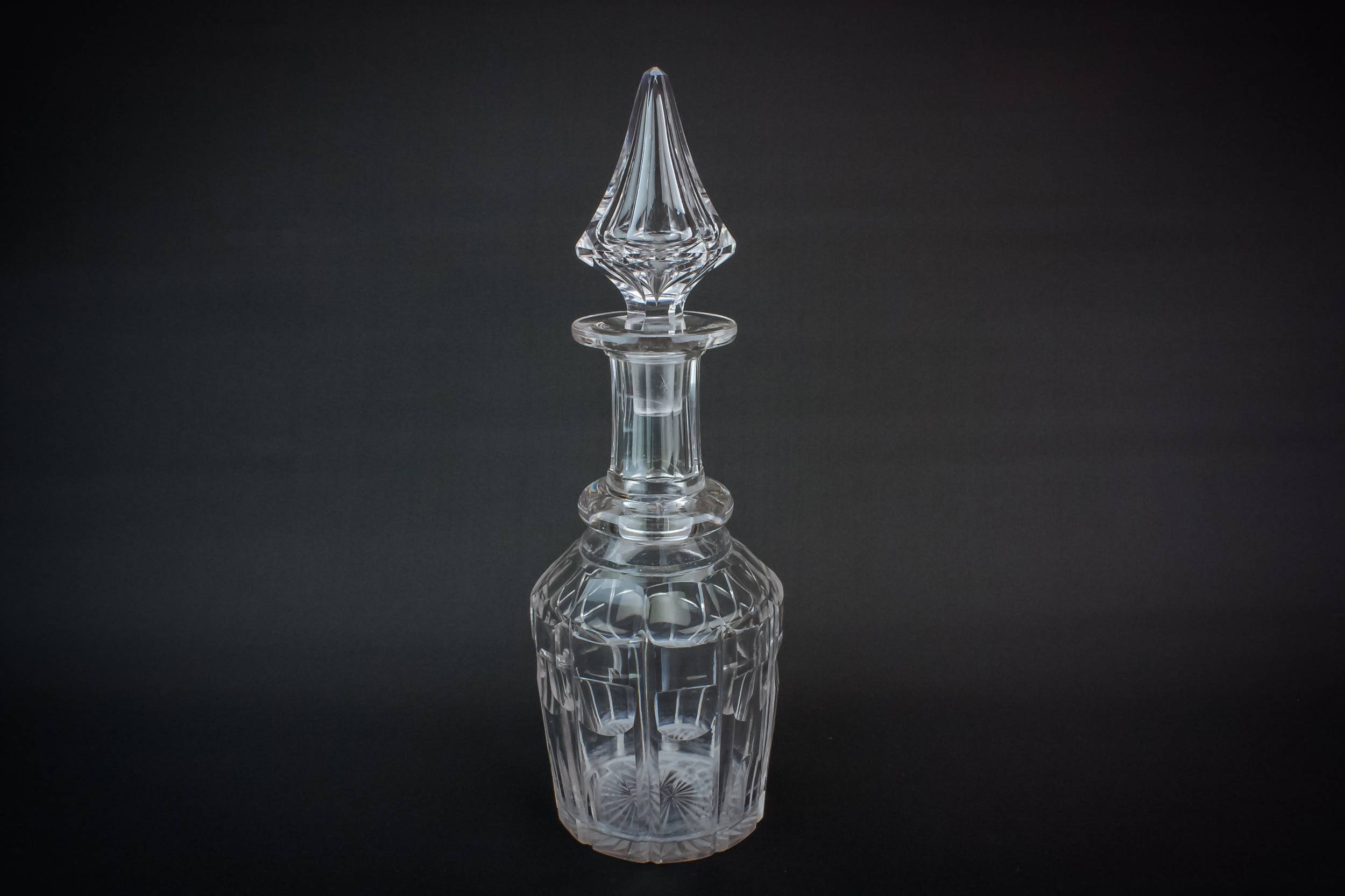 Nelson Barrel Cut — Cut glass wine decanter 5