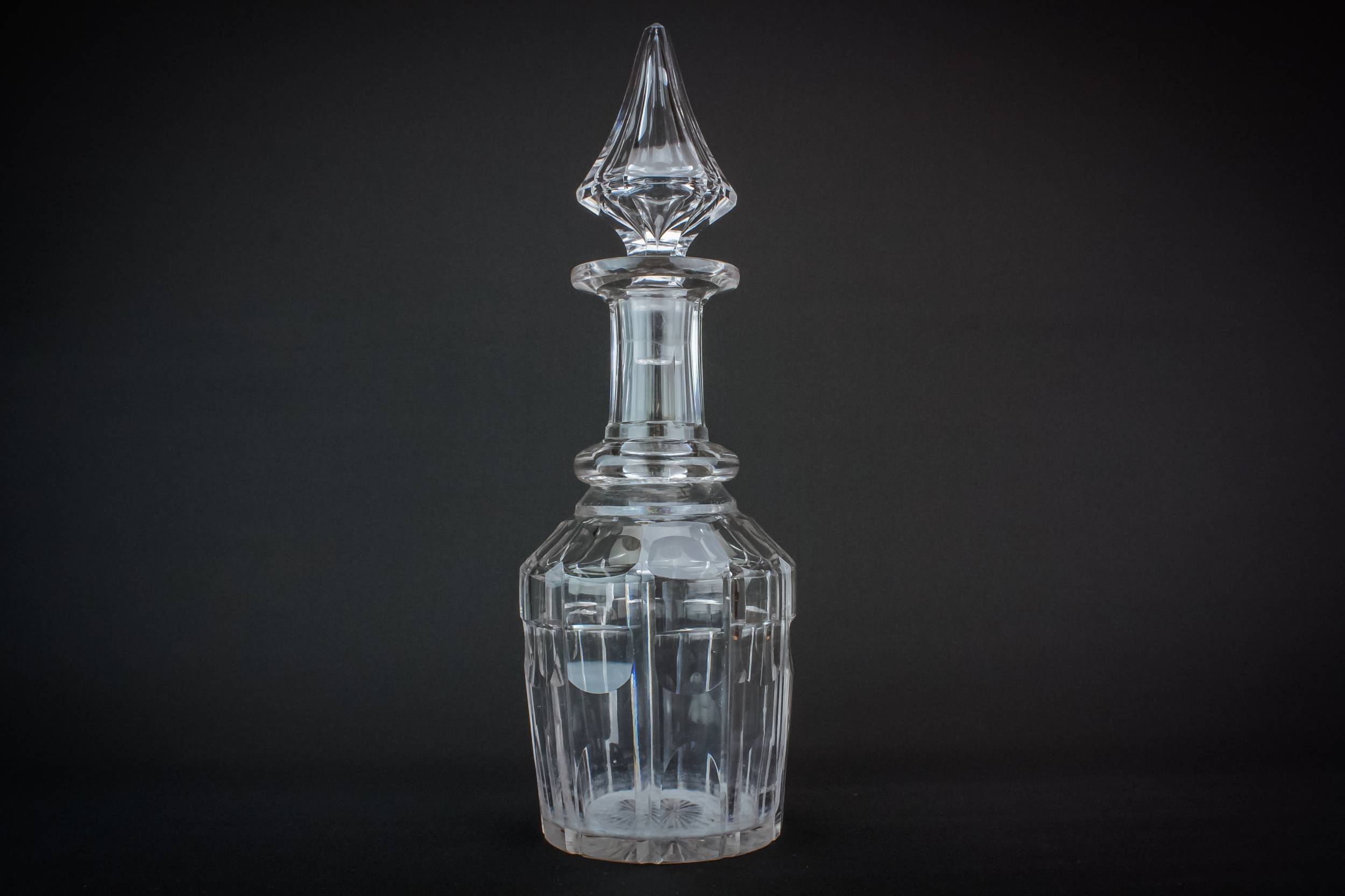 Nelson Barrel Cut — Cut glass wine decanter