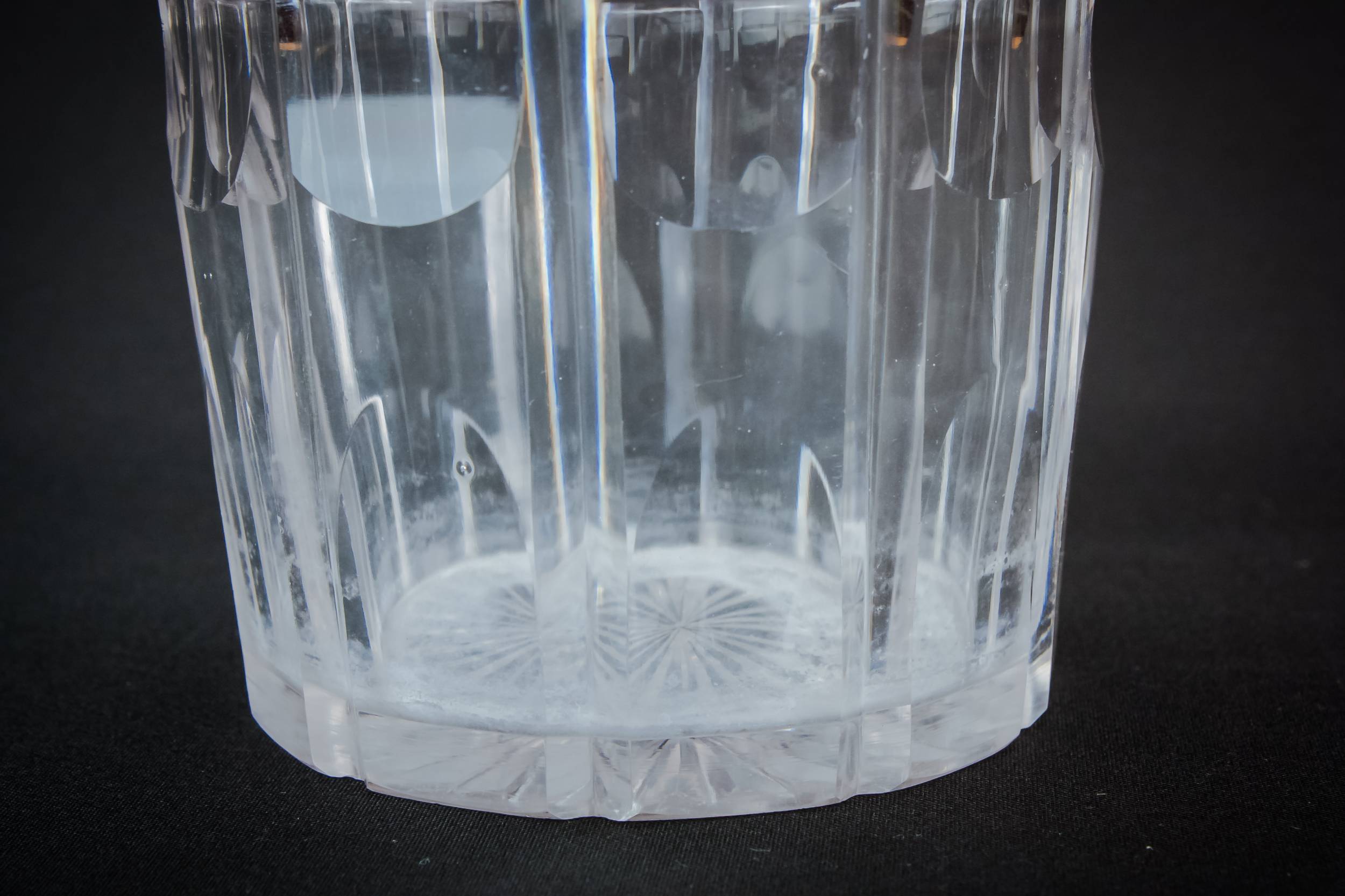 Nelson Barrel Cut — Cut glass wine decanter 4