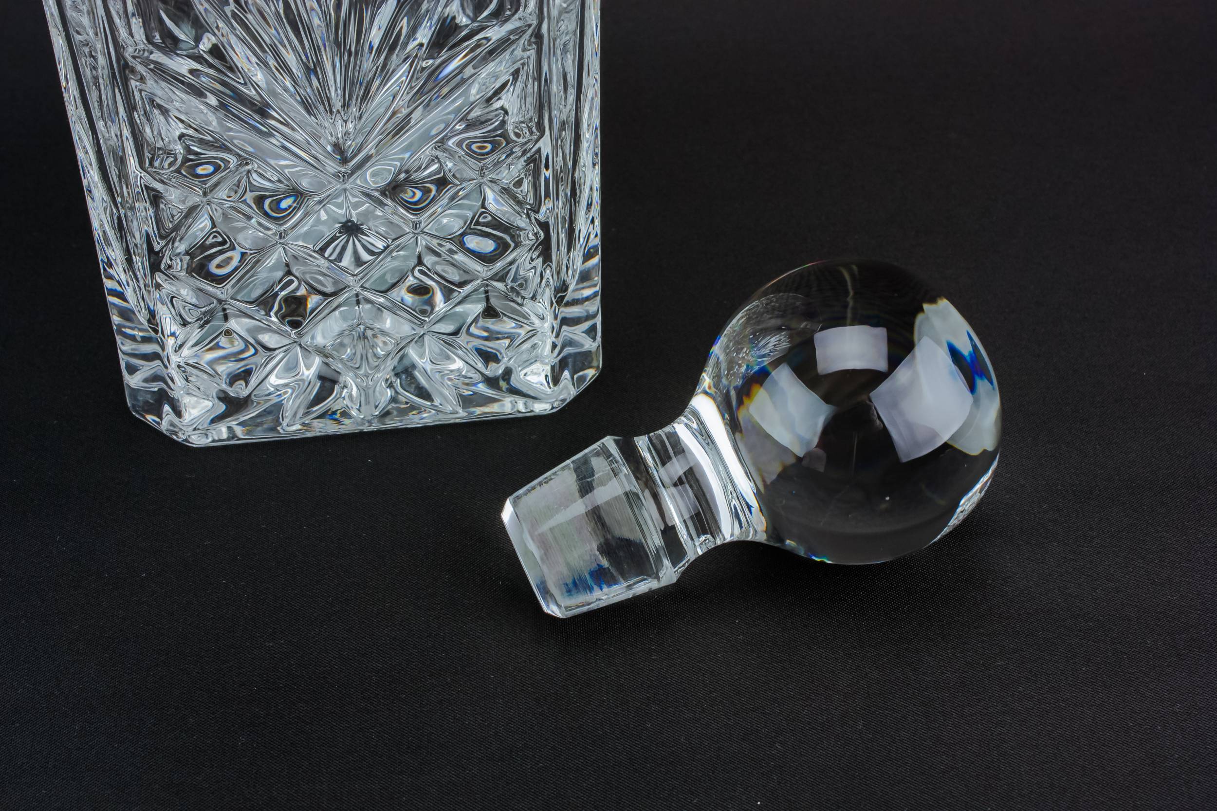Cut Glass Crystal — Cut glass whisky decanter 3