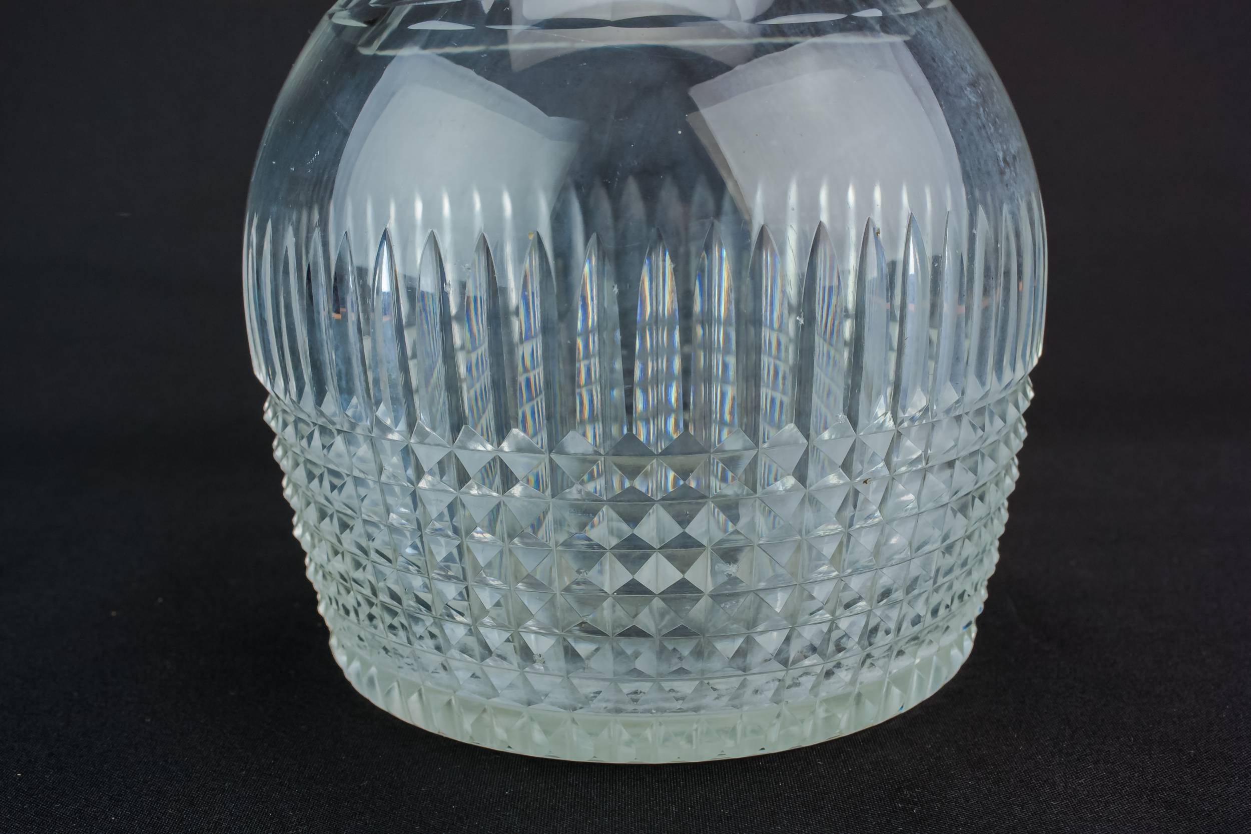 Barrel Medium Wine — Cut glass barrel decanter 3