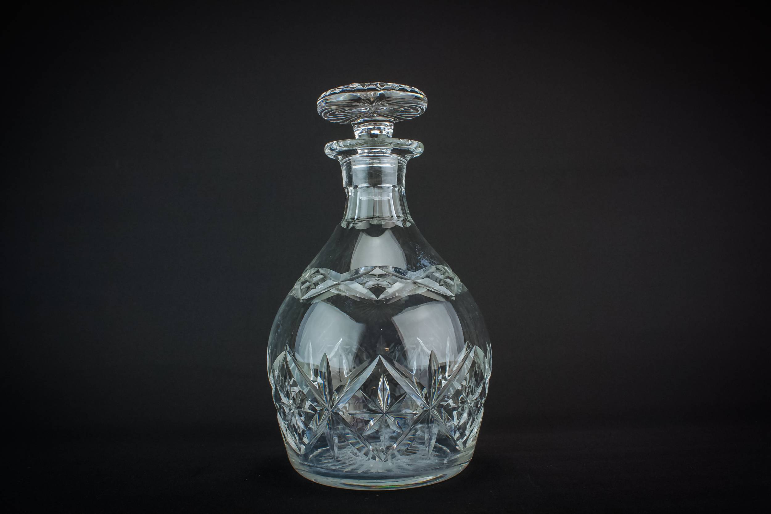 Cut Glass Crystal — Globular cut glass decanter 4