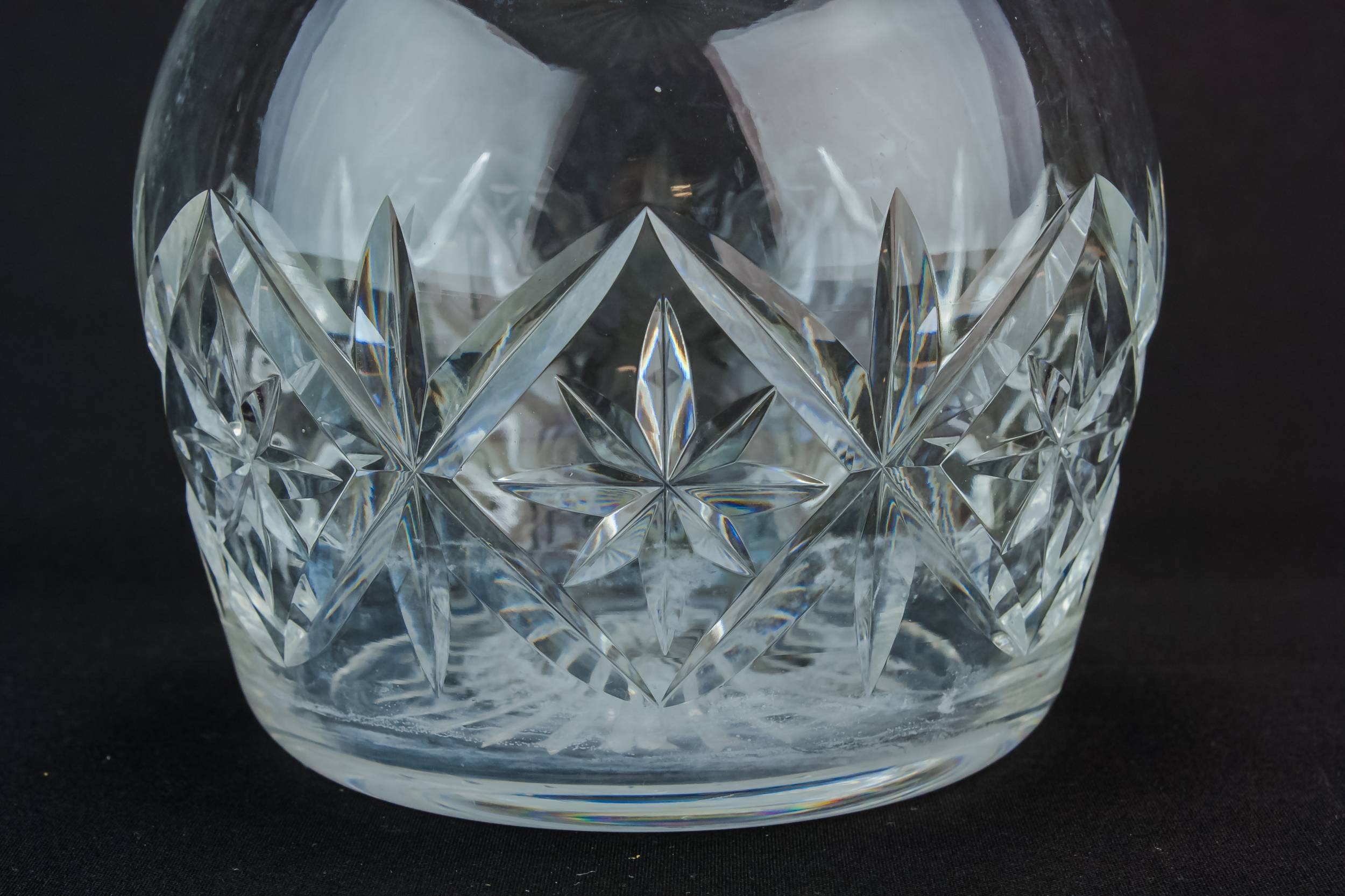 Cut Glass Crystal — Globular cut glass decanter 3