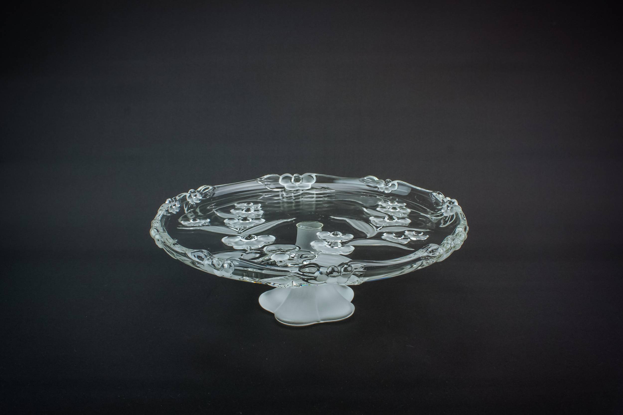 Vintage Unusual Floral — Moulded glass cake stand