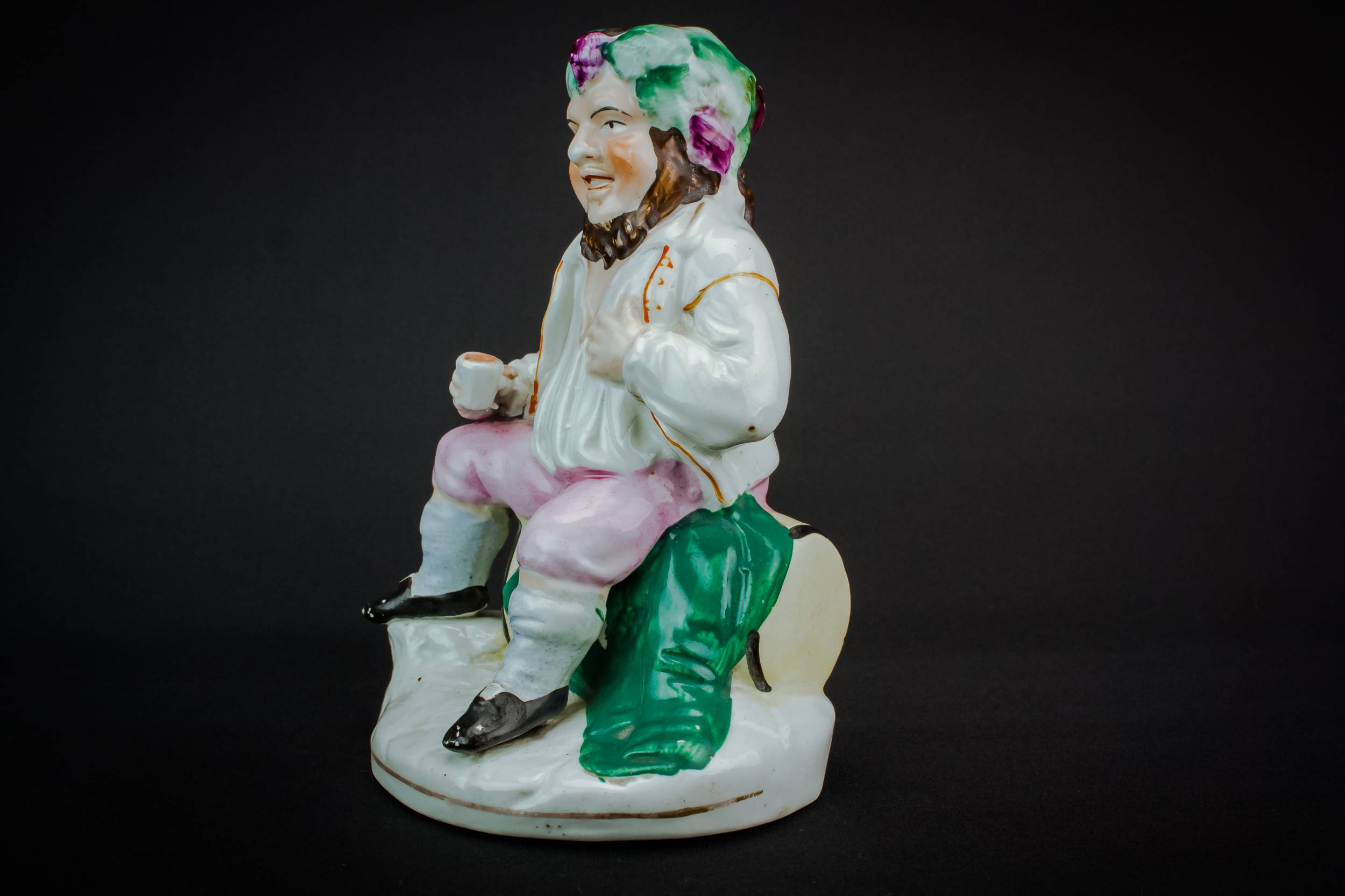 Charming Pottery Medium — Victorian pottery sculpture 1