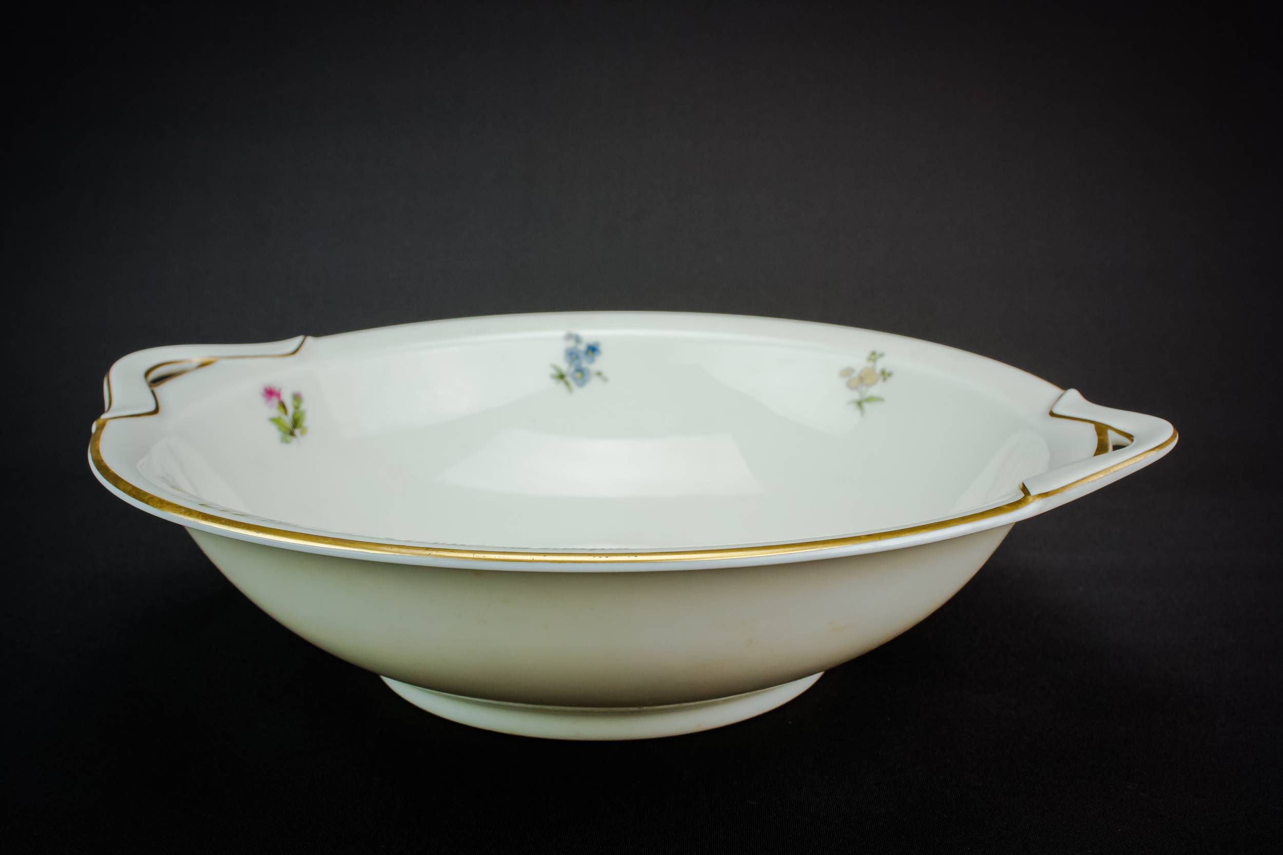 Elegant Cream Serving — Retro porcelain serving bowl 2