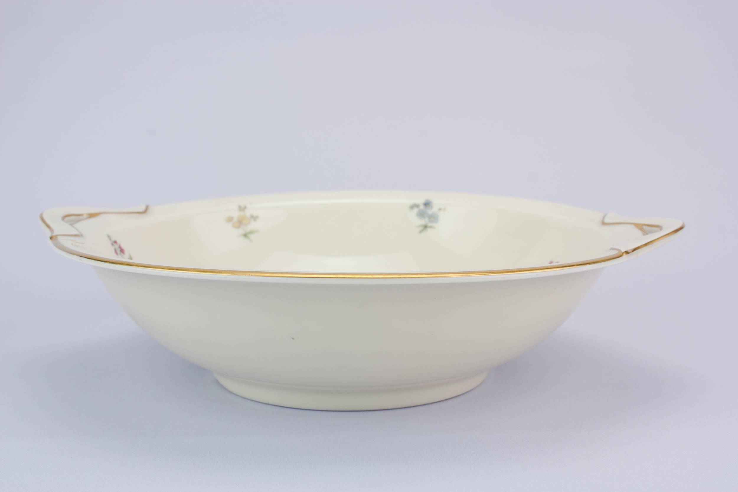 Porcelain Classical Serving — Retro porcelain serving bowl 2