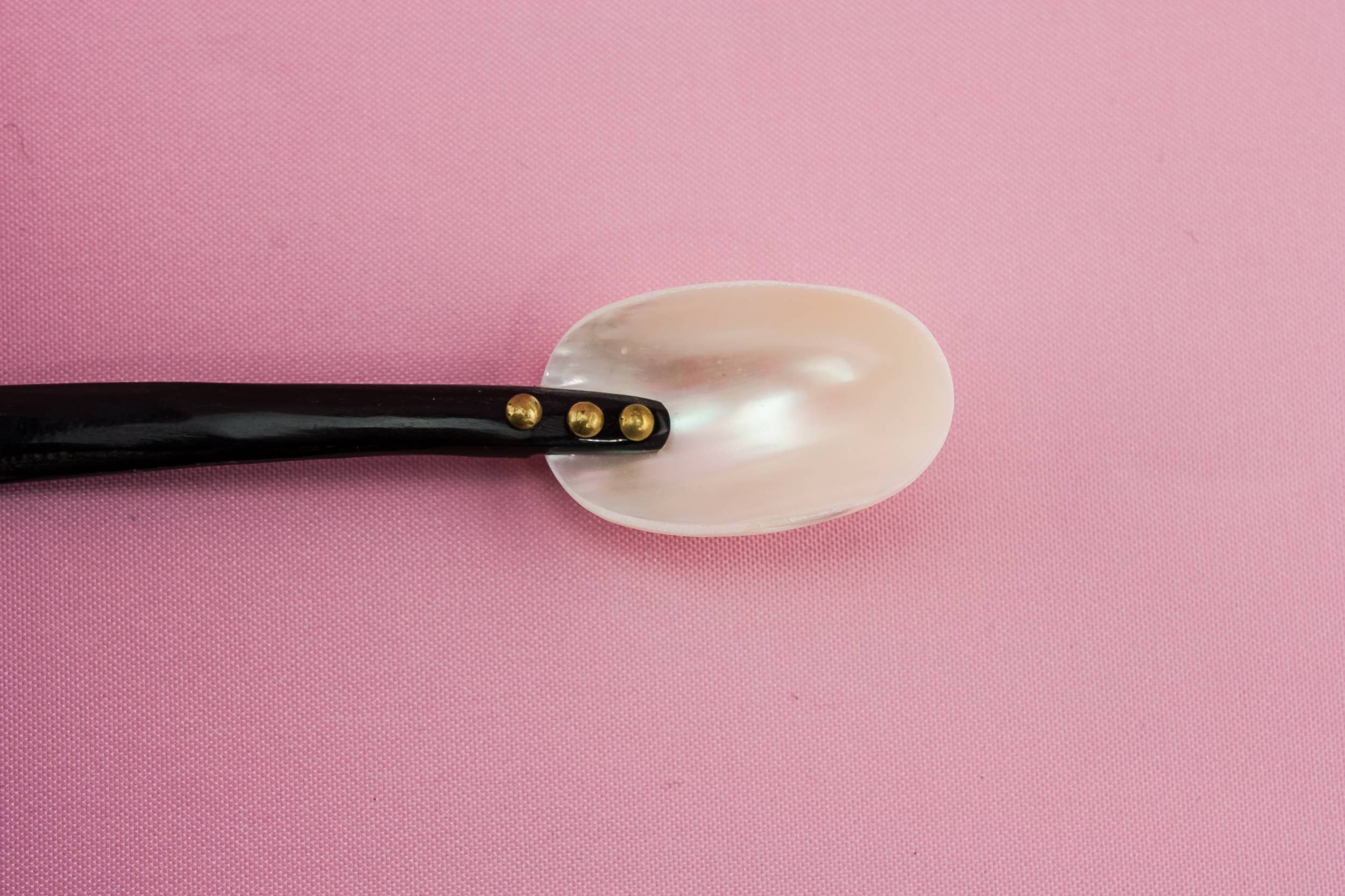 4 caviar spoons 3