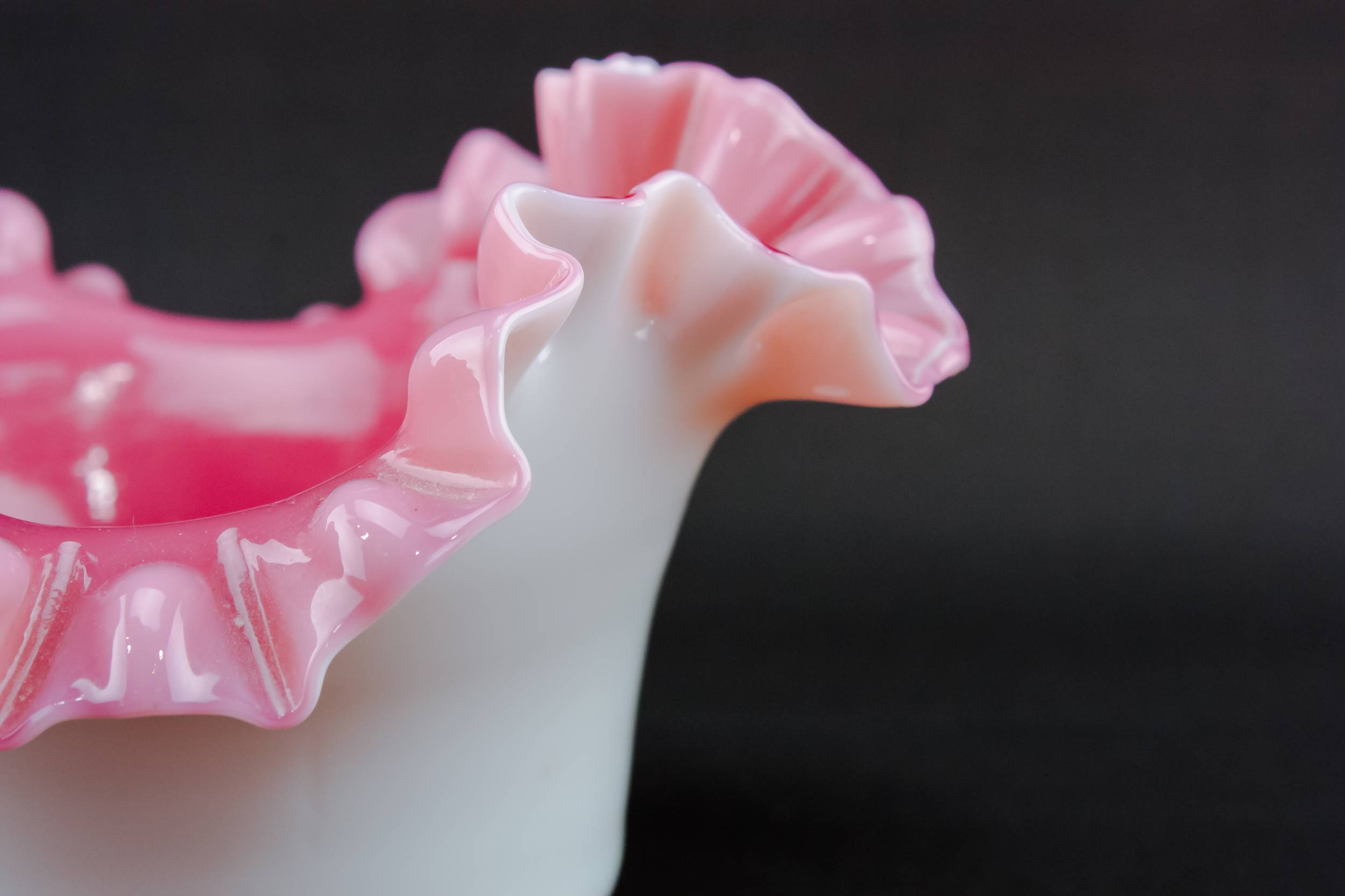 Antique Classical Ruffled — Blown glass serving bowl 3
