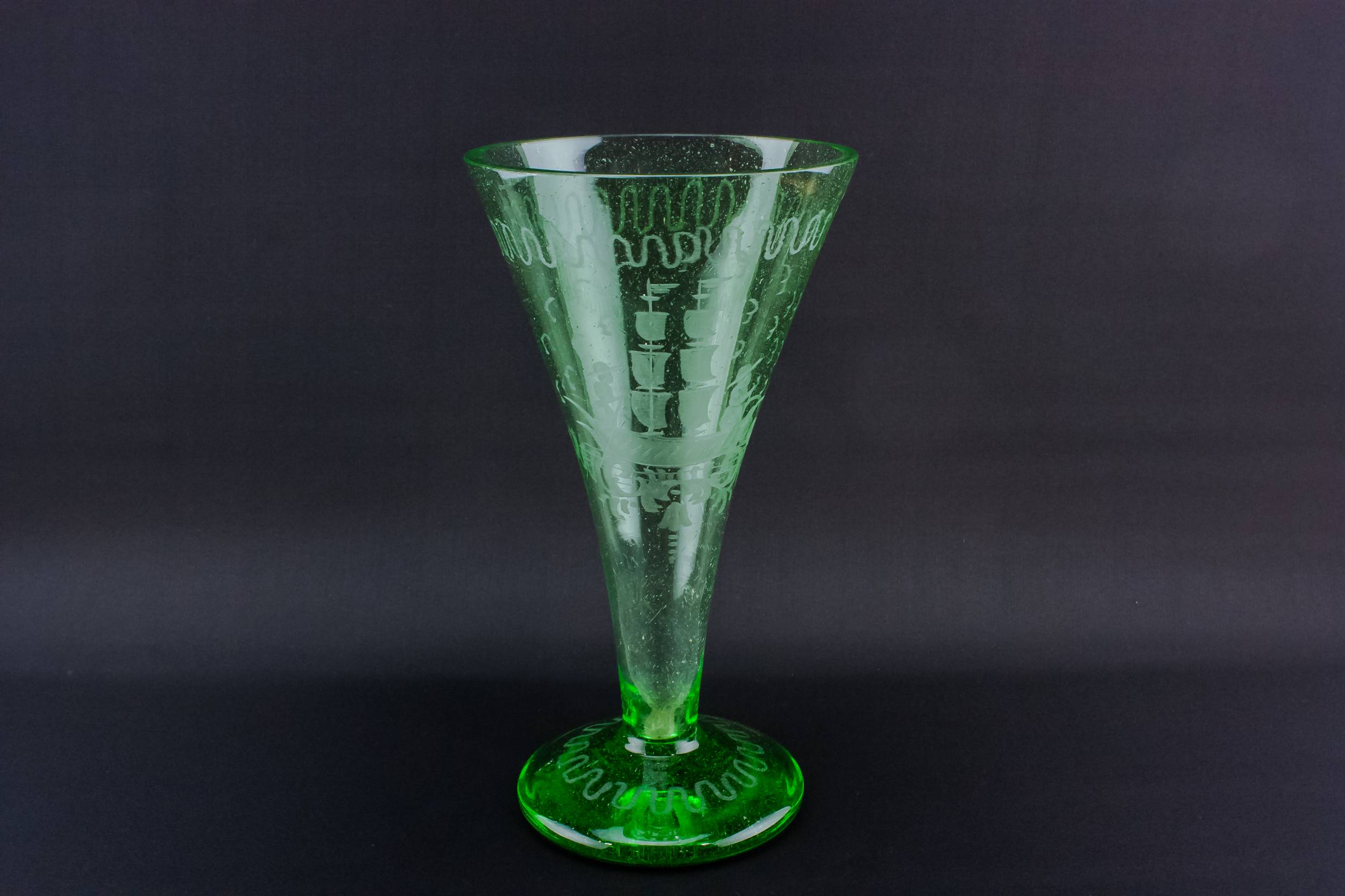 Beautiful Vintage VASE — Green glass trumpet vase