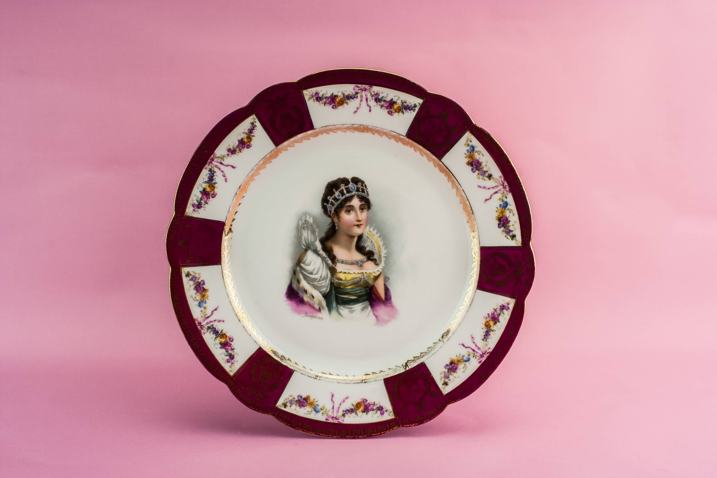 Beautiful Victorian Serving — Porcelain serving dish