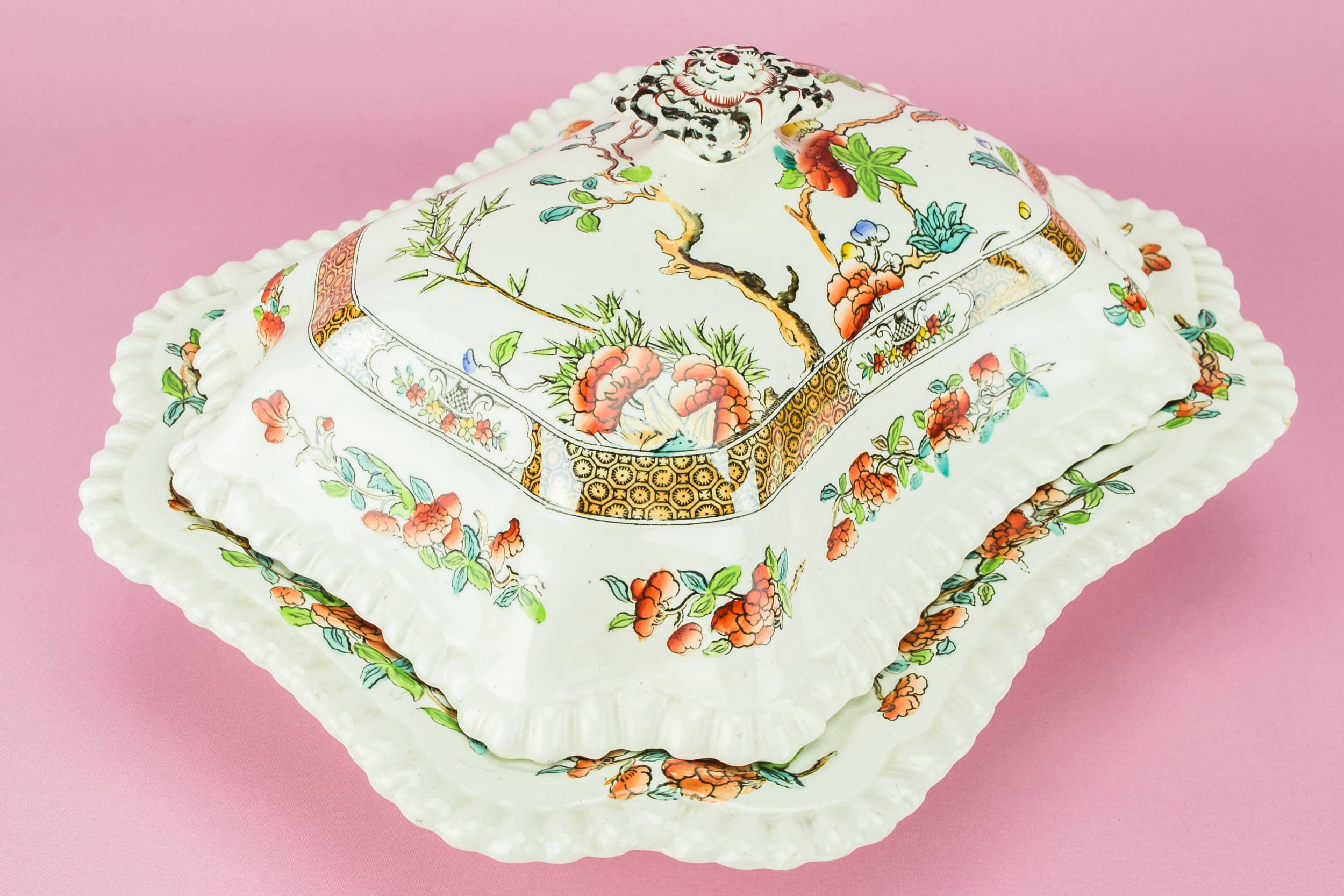 Elegant Antique TUREEN — Victorian pottery tureen 3