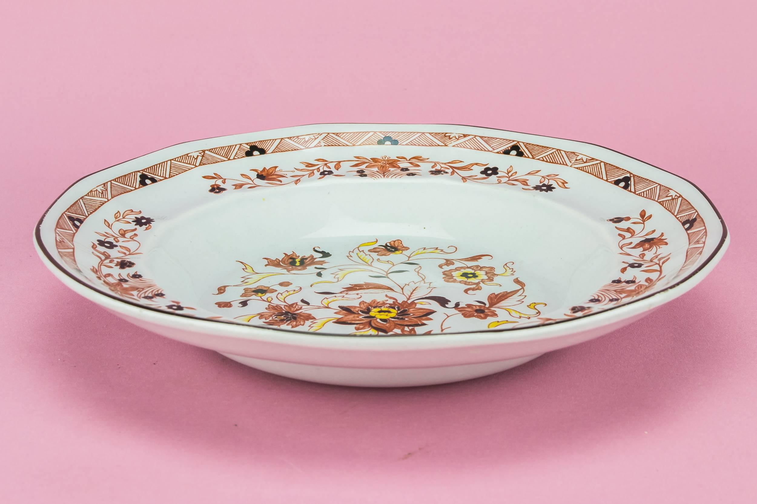 Festive Vintage Wedgwood — 4 Art Deco pottery bowls 2