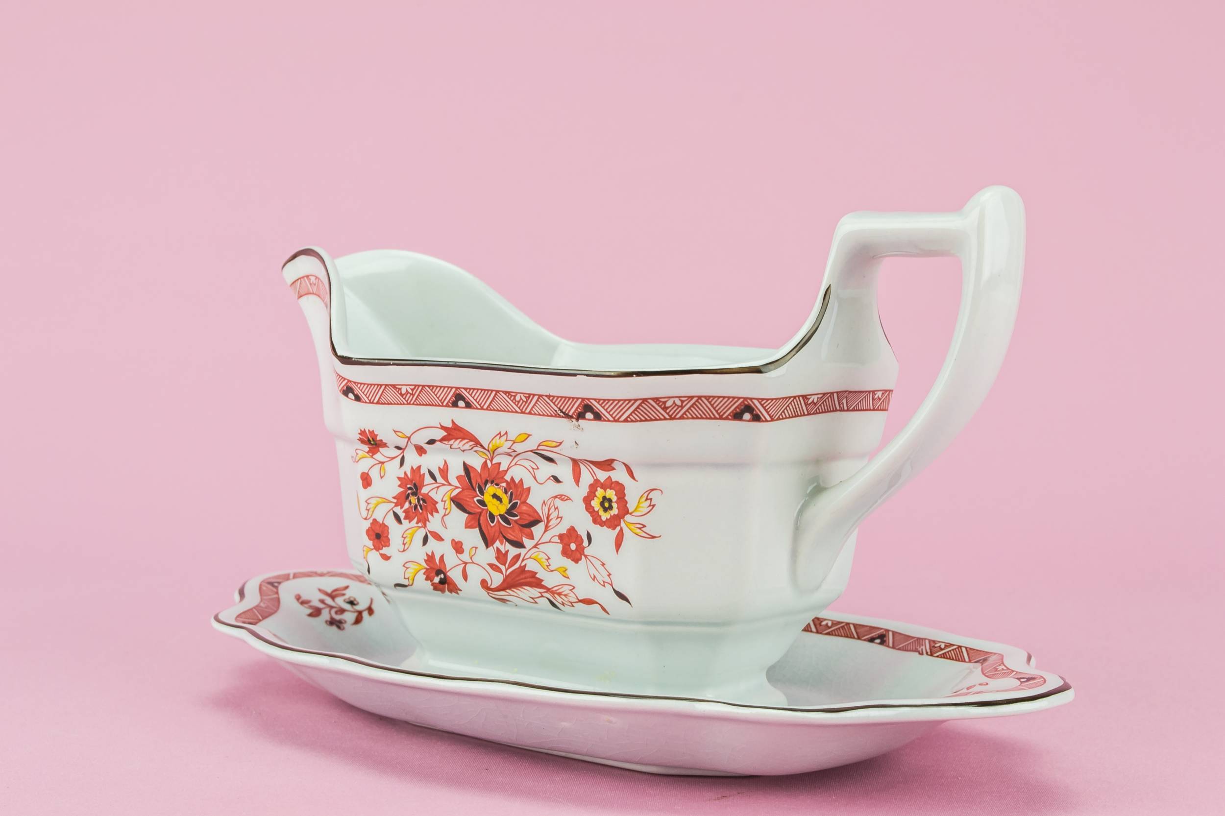 Vintage Elegant Kashmar — Wedgwood gravy boat 2
