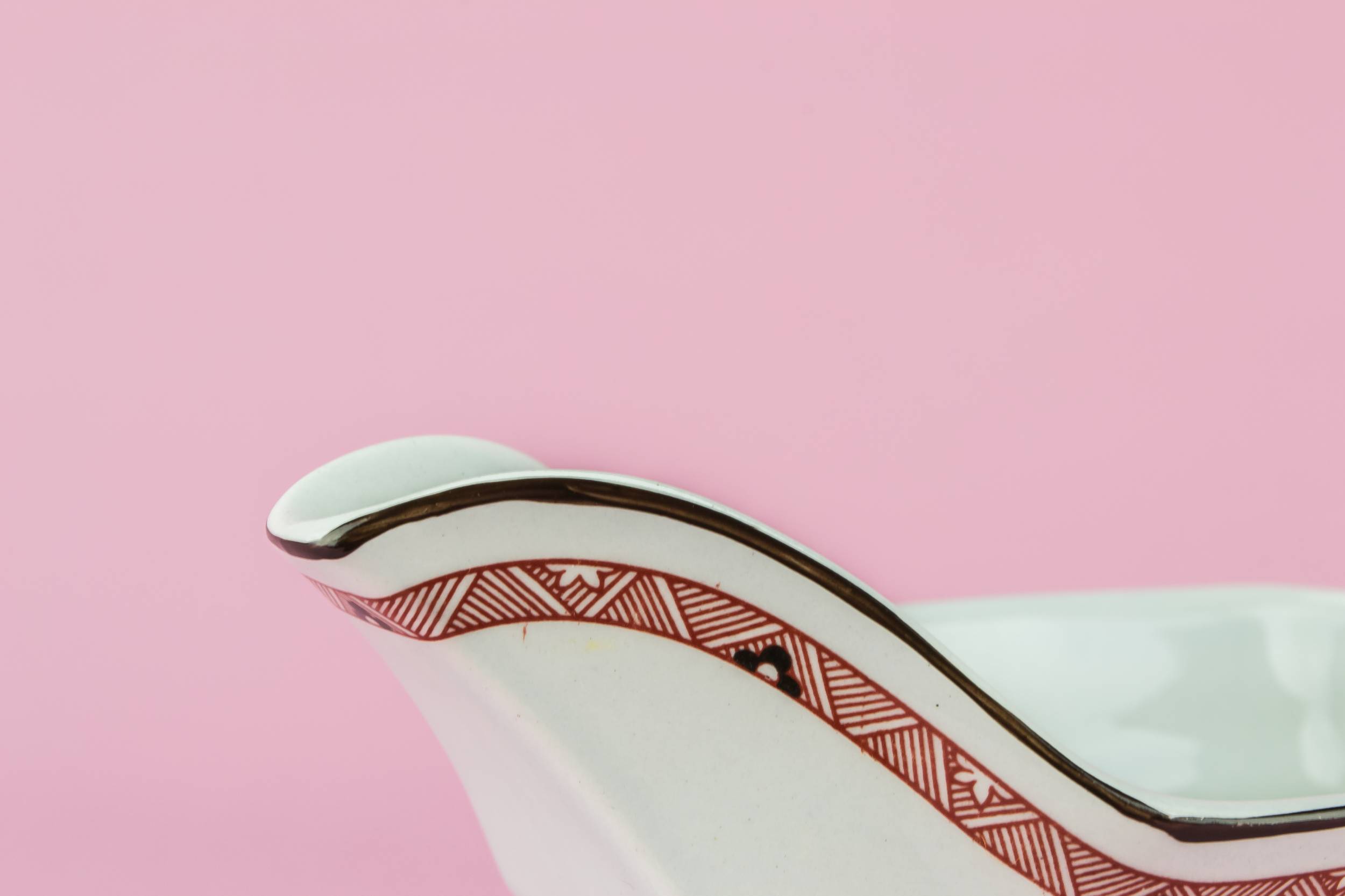 Vintage Elegant Kashmar — Wedgwood gravy boat 3