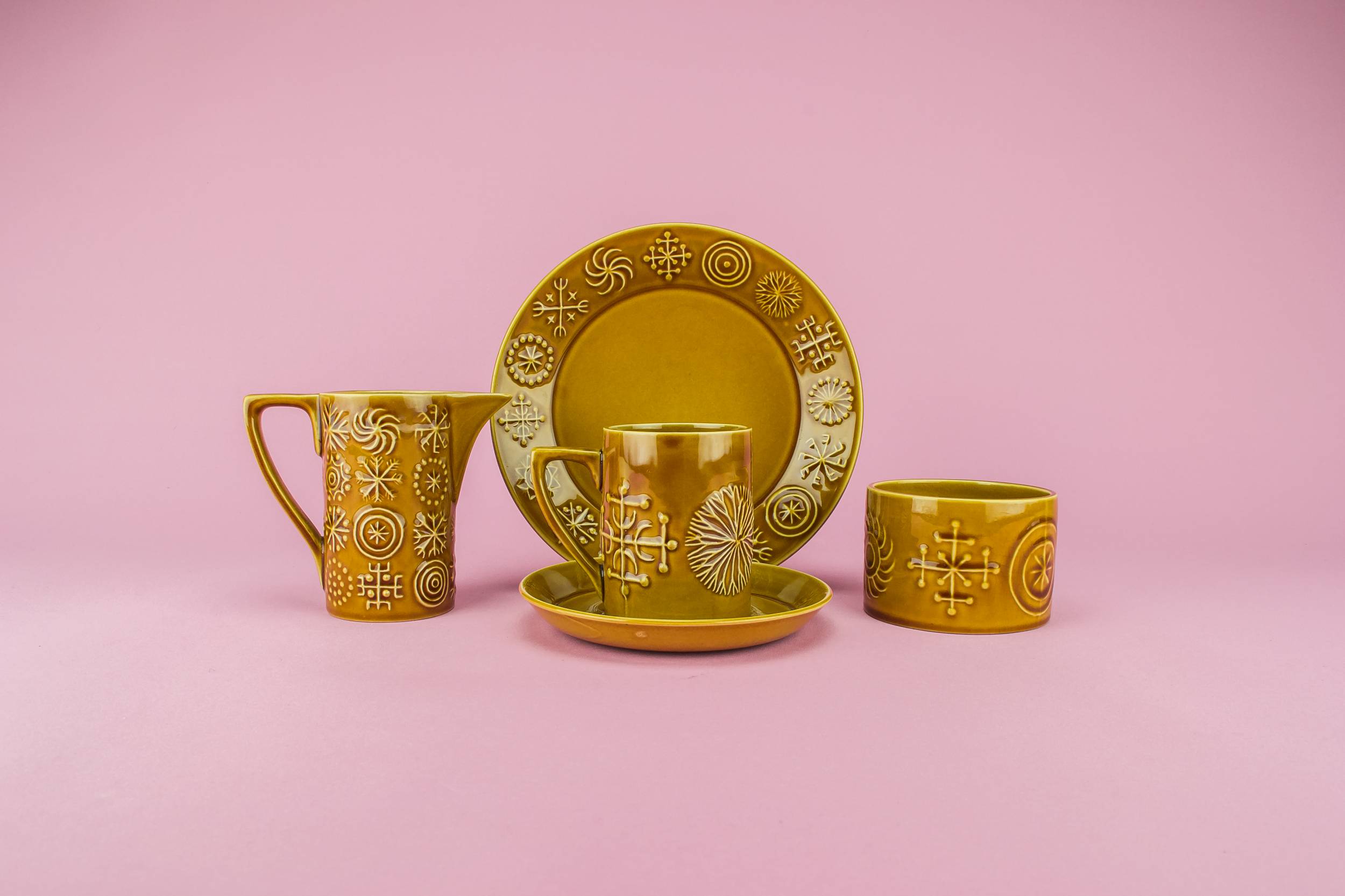 Persons Elegant Pottery — Pottery coffee set for six