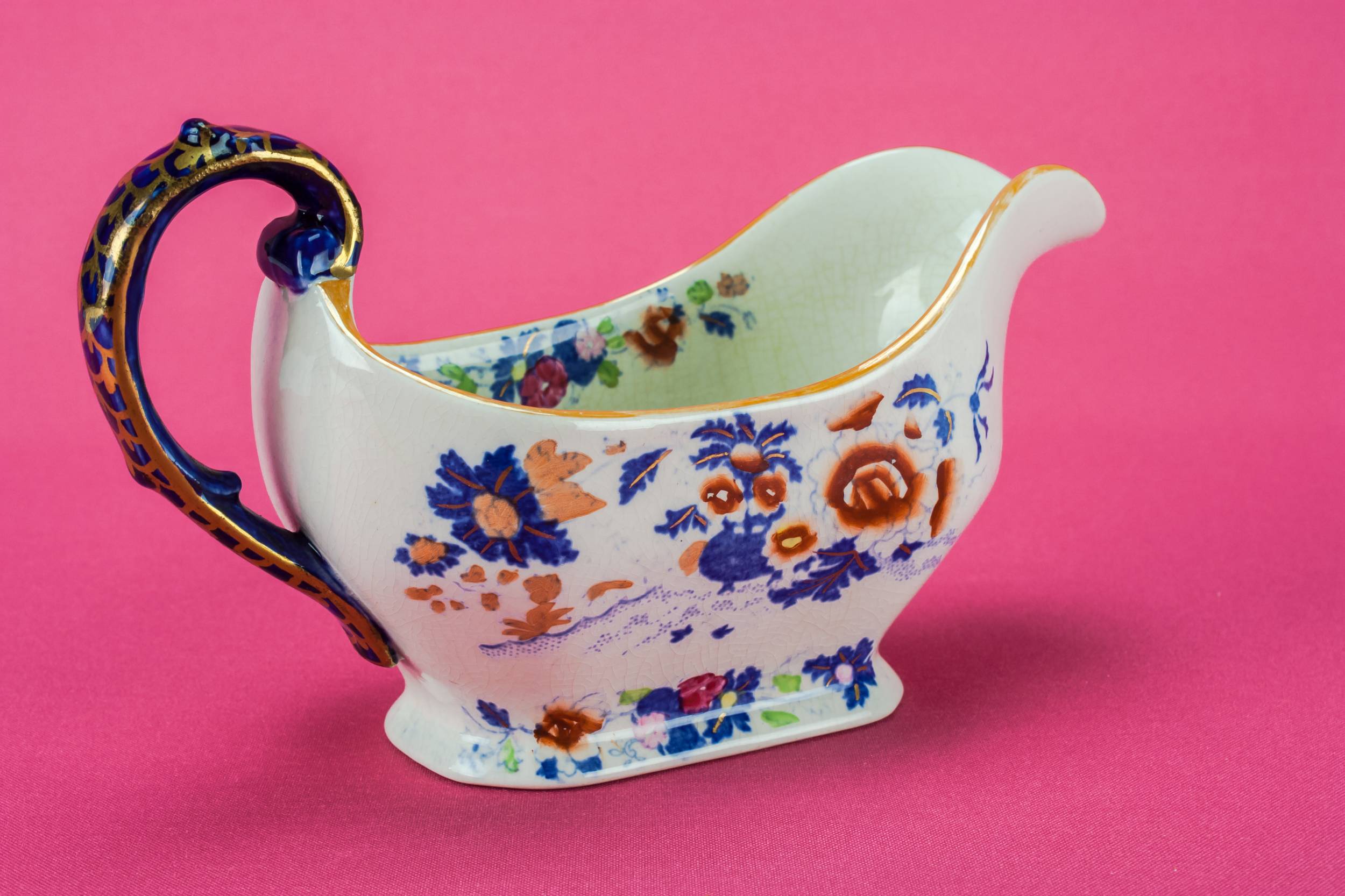 Blue And White — Victorian pottery gravy boat 1