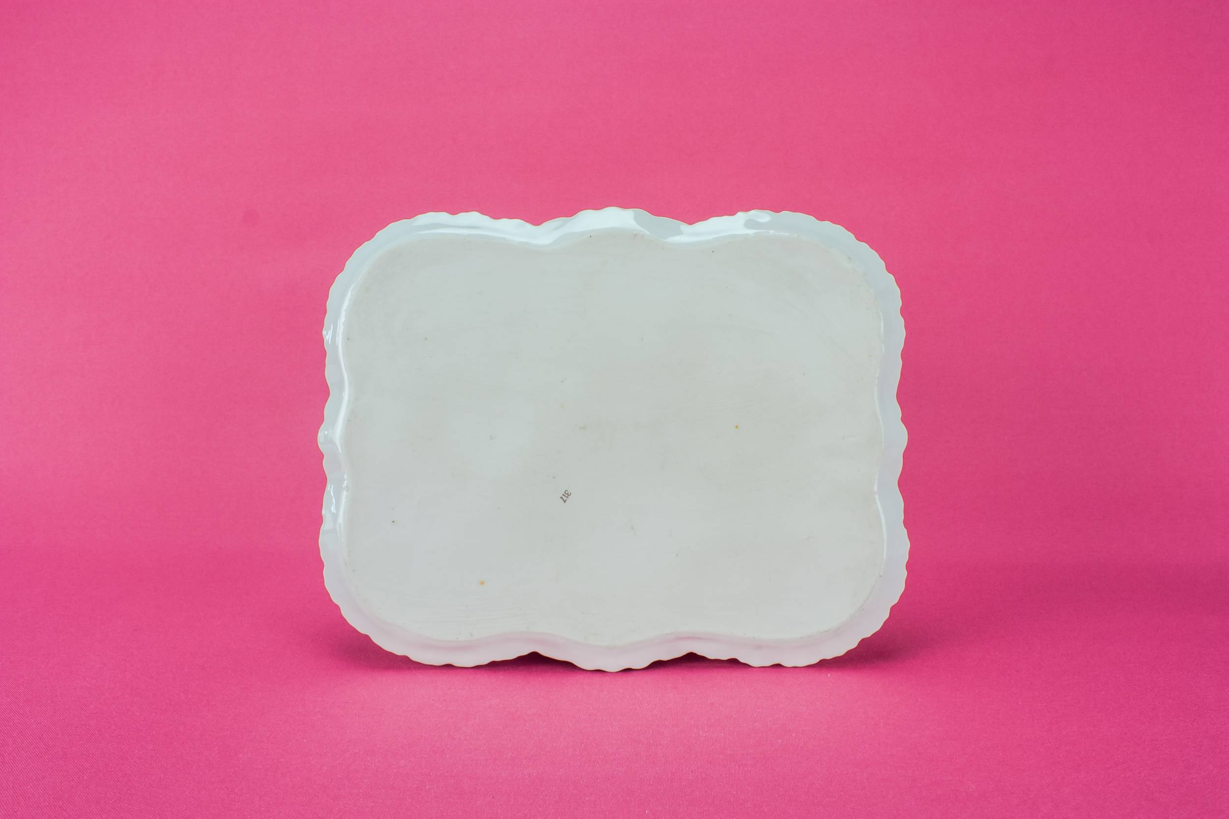 Antique Charming Decorative — Art Nouveau porcelain tray 2