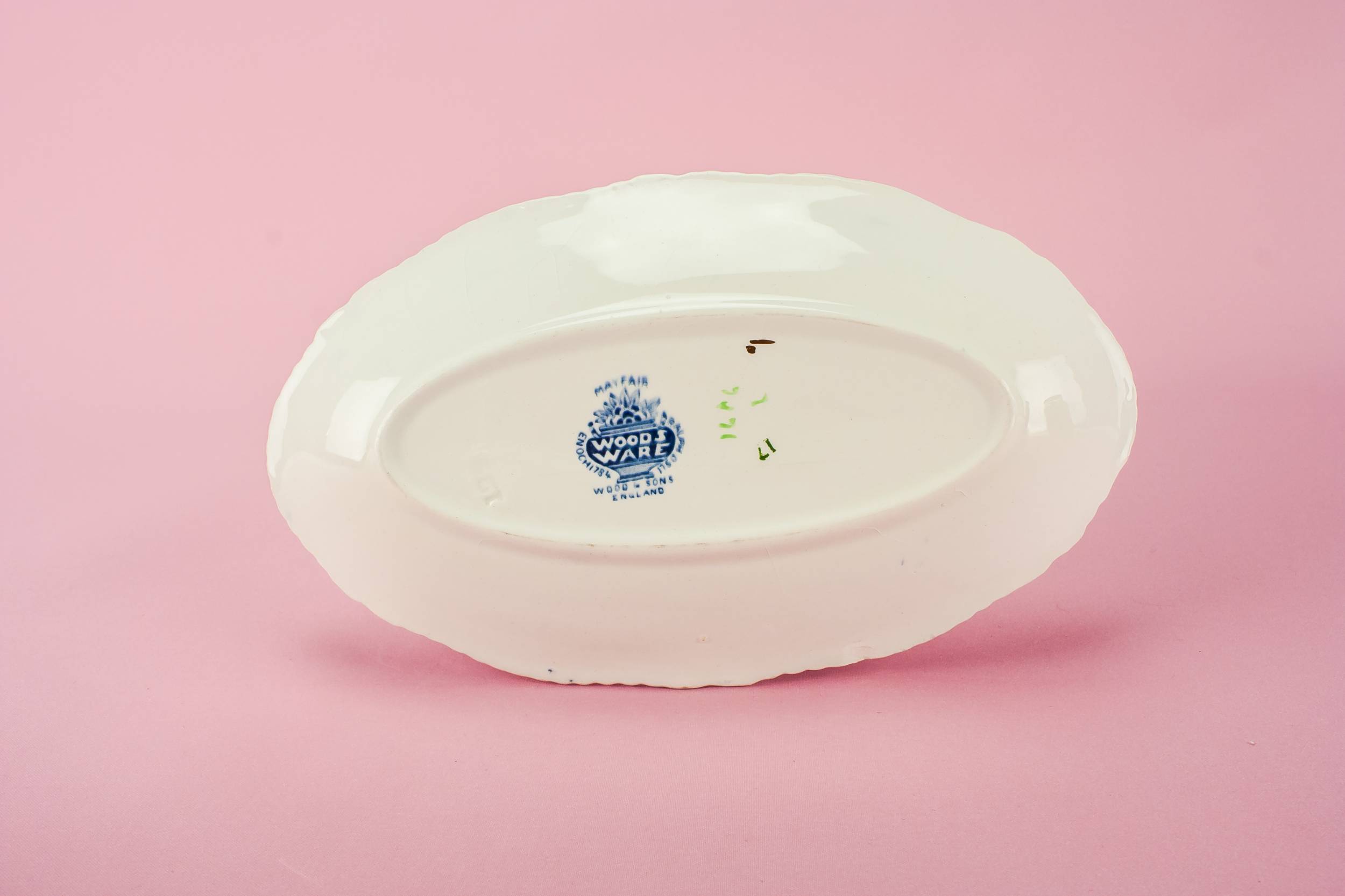 Vintage Elegant Mayfair — Blue and white serving bowl 2