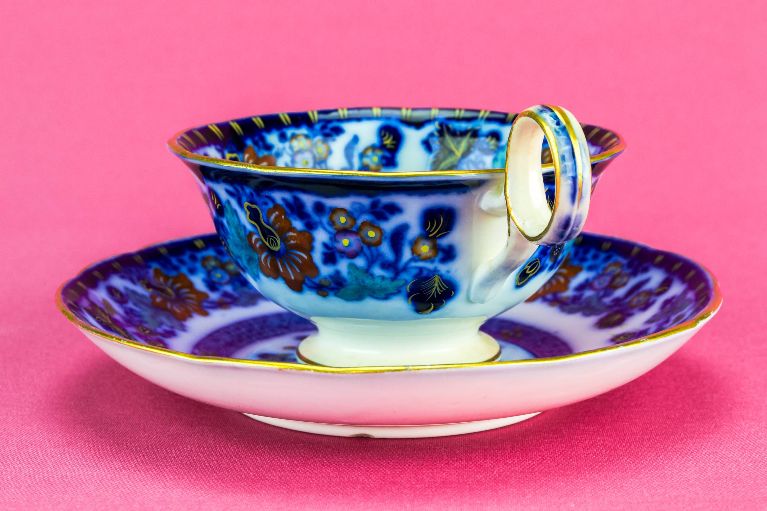 Antique Victorian TEACUP — Flow blue teacup & saucer 1