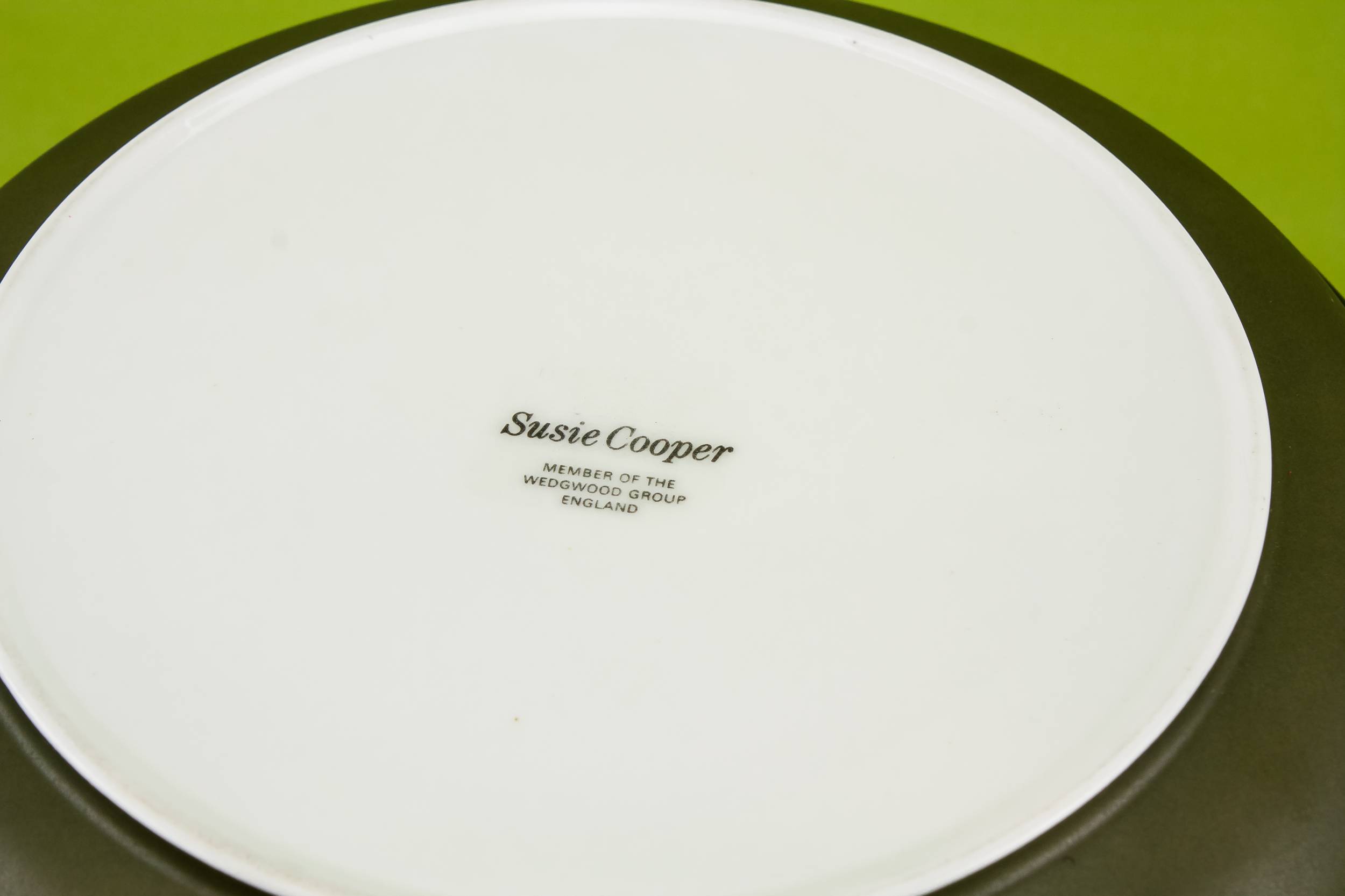 Modernist Green Wedgwood — Wedgwood bone china tureen 3