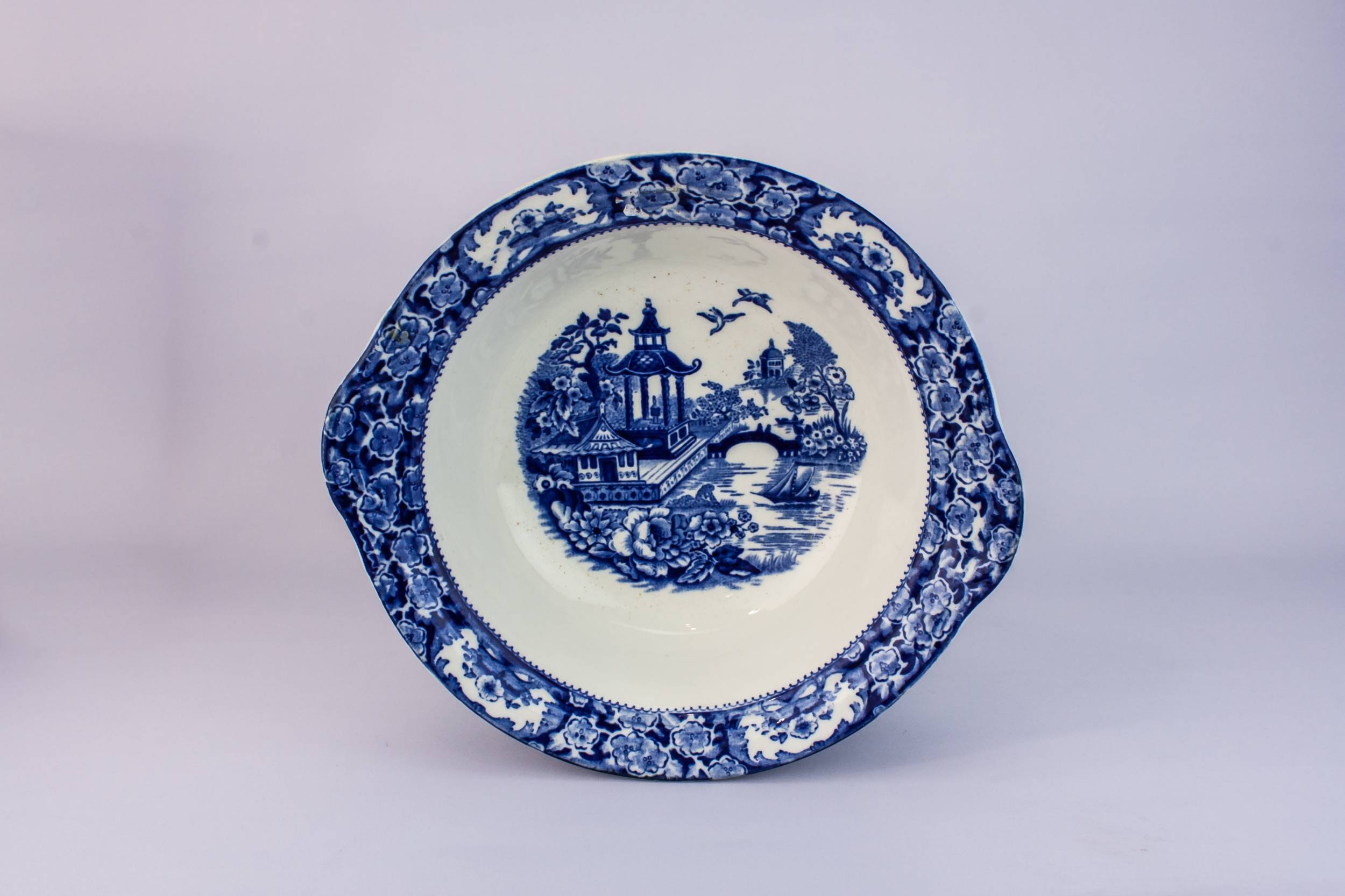 Vintage Traditional Willow — Blue and white serving bowl