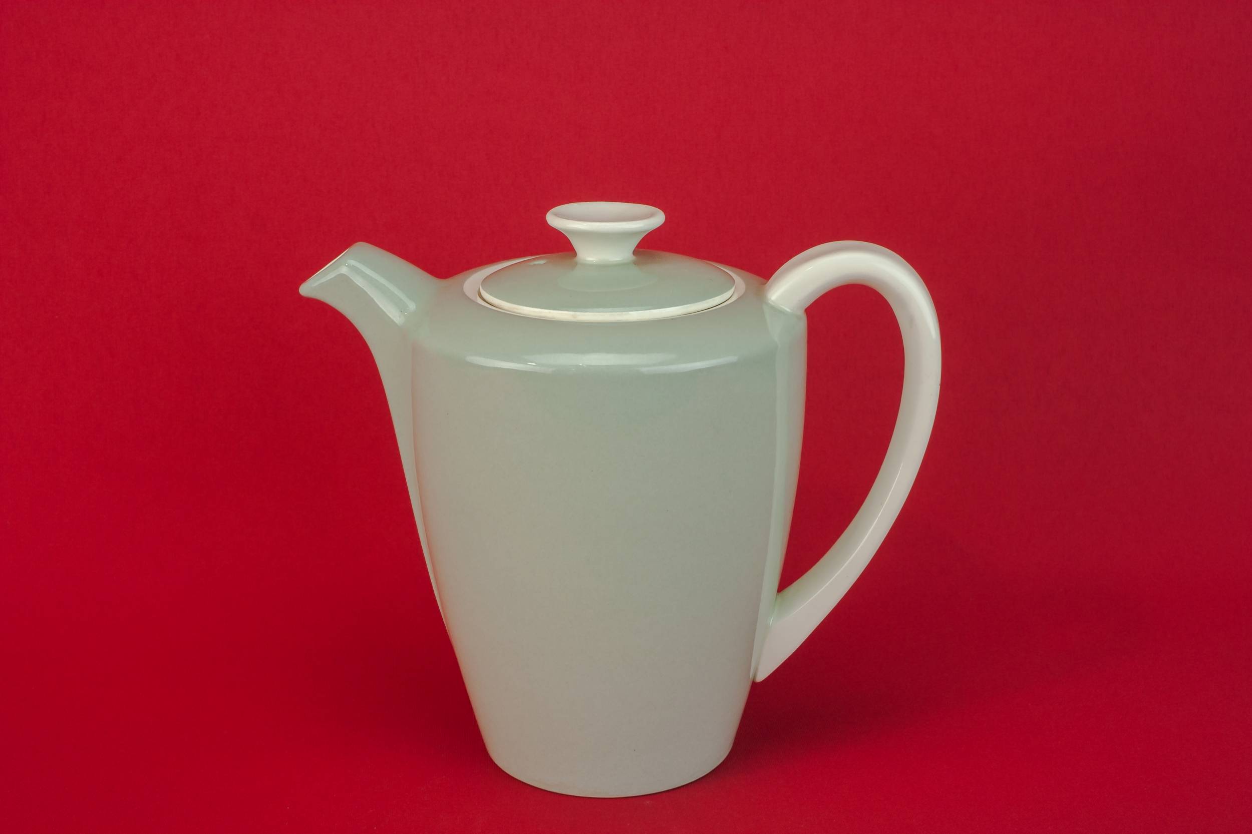 Elegant Vintage TEAPOT — Medium pottery teapot