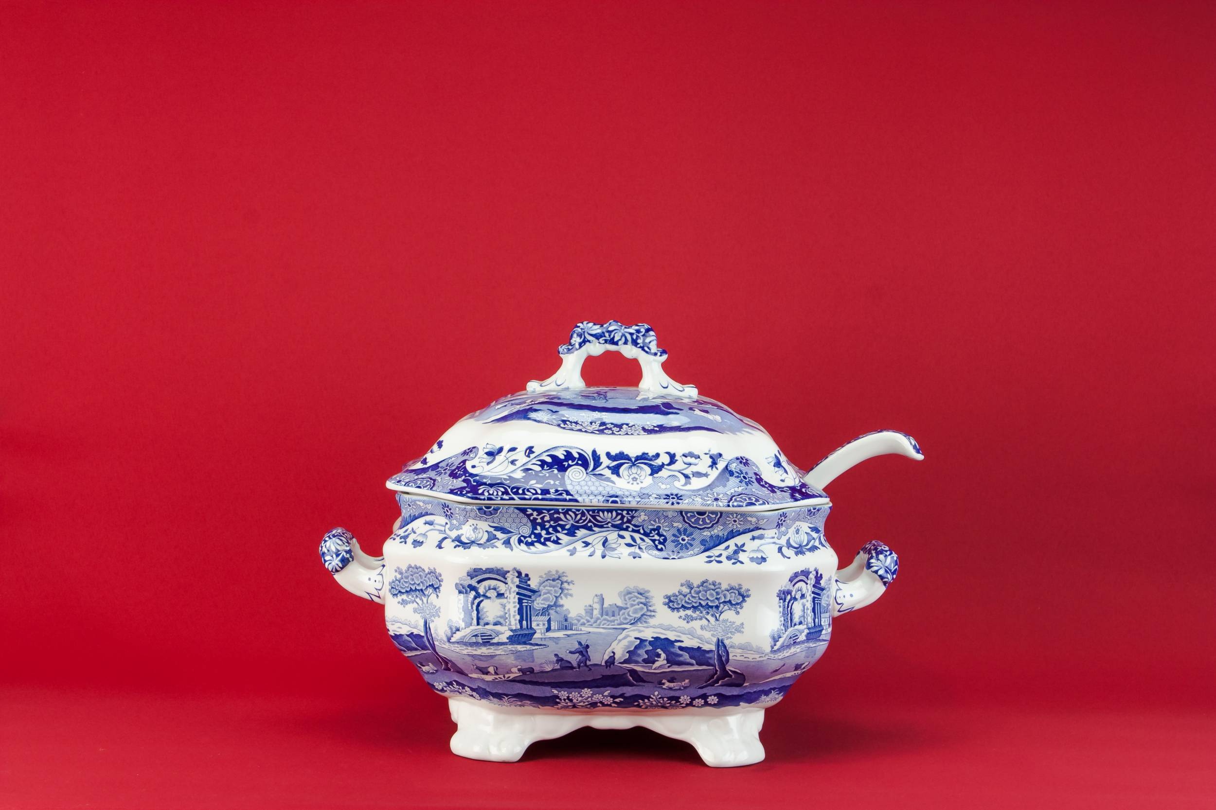 Pottery Vintage Spodes — Large tureen and ladle
