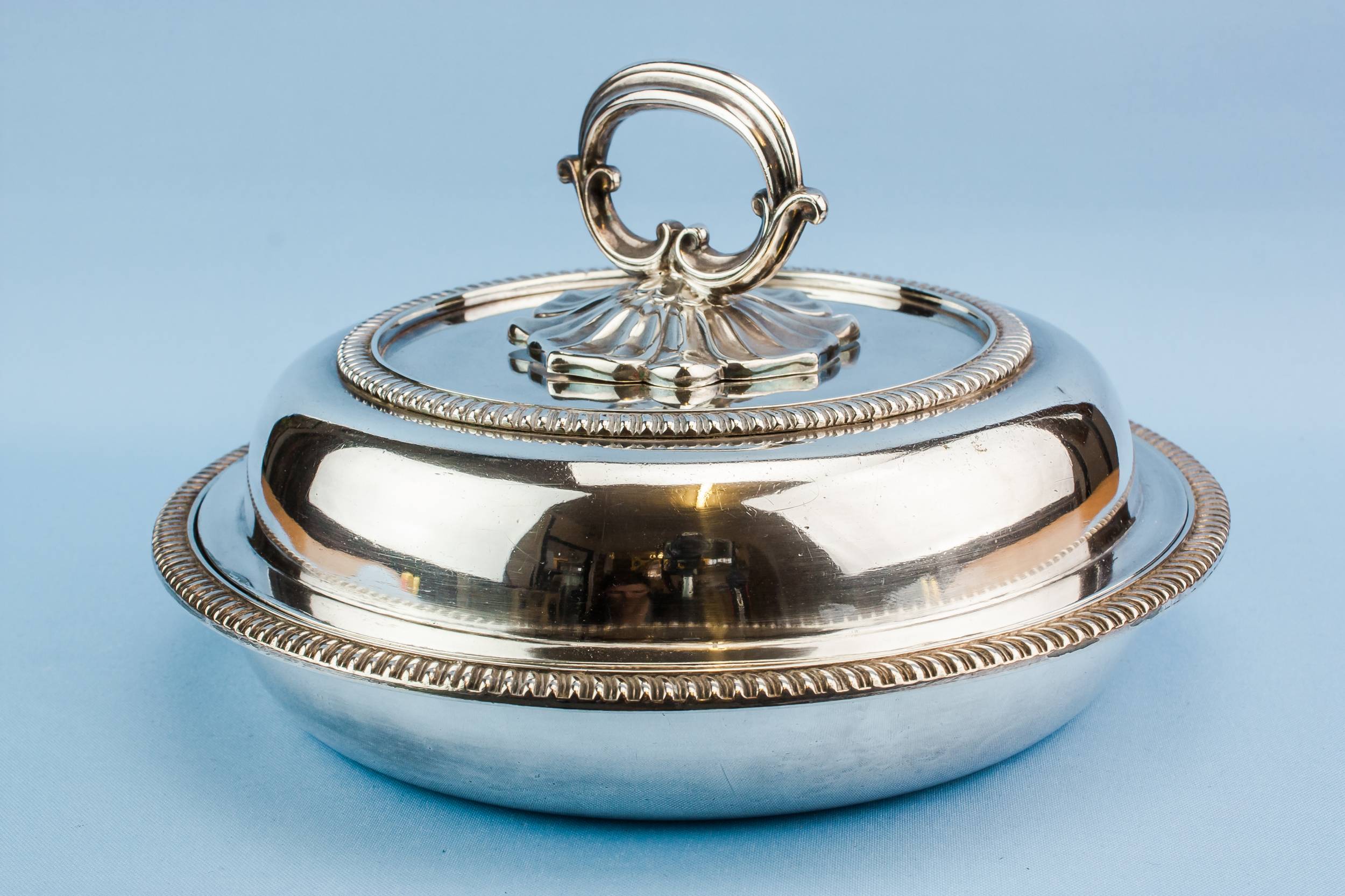 Antique Neo-Classical Serving — Neo-Classical serving bowl 3